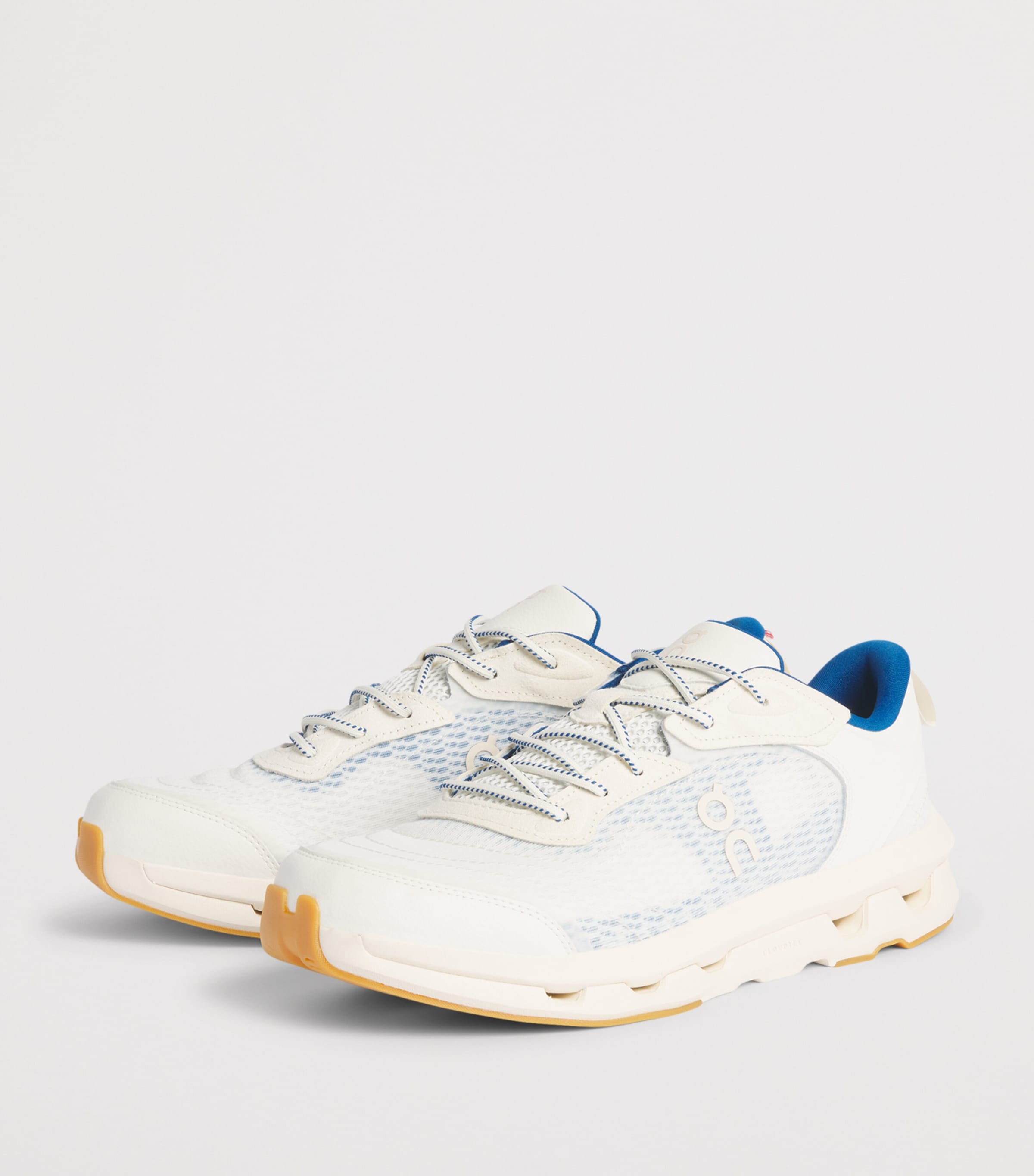 On Mens Cloudzone Moon Trainers Ivory | Nightfall Image 3