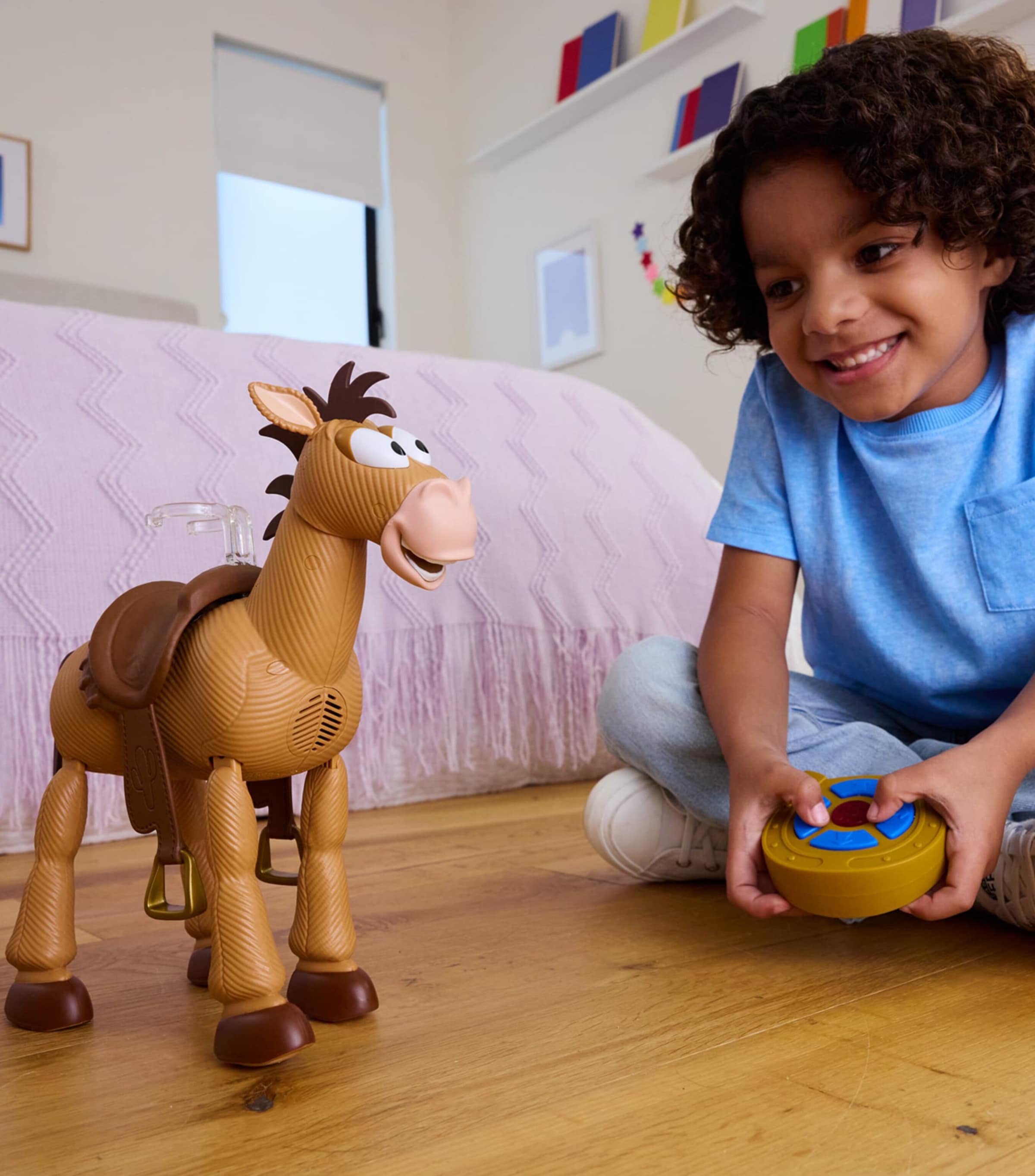Disney Disney and Pixar Toy Story 5 Giddy-Up Bullseye with Remote Control (30cm) Image 2