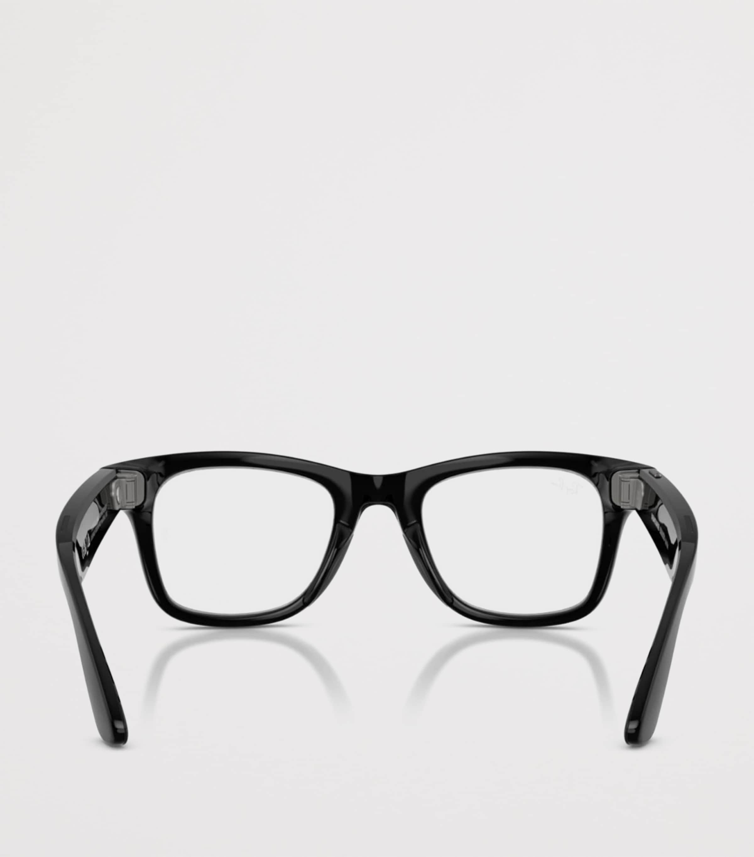 Ray-Ban Meta Wayfarer AI Sunglasses Image 3