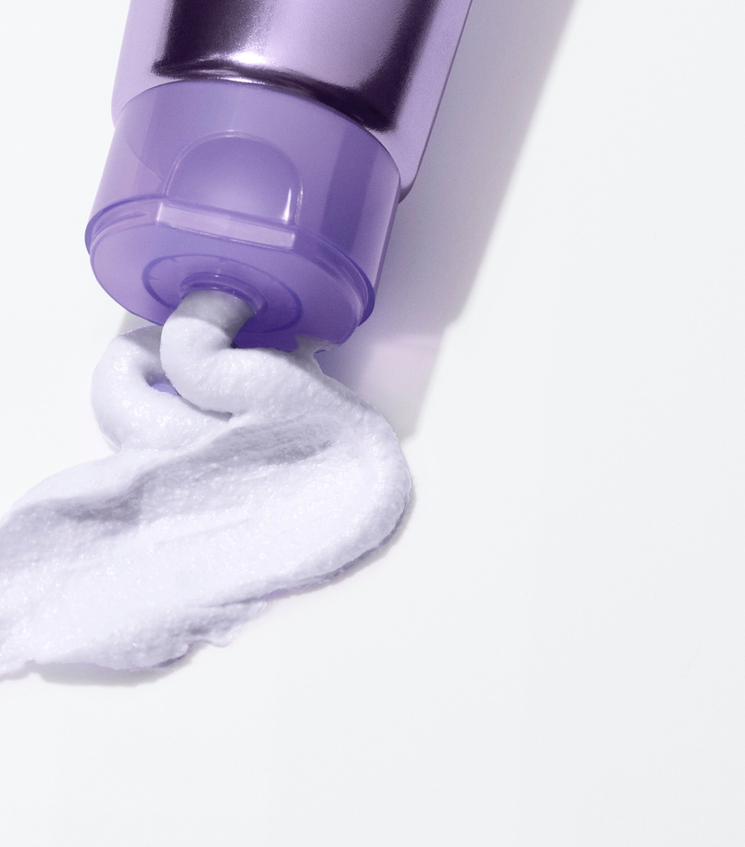 Take The Day Off Facial Cleansing Mousse (125ml) NO COLOUR Image 4