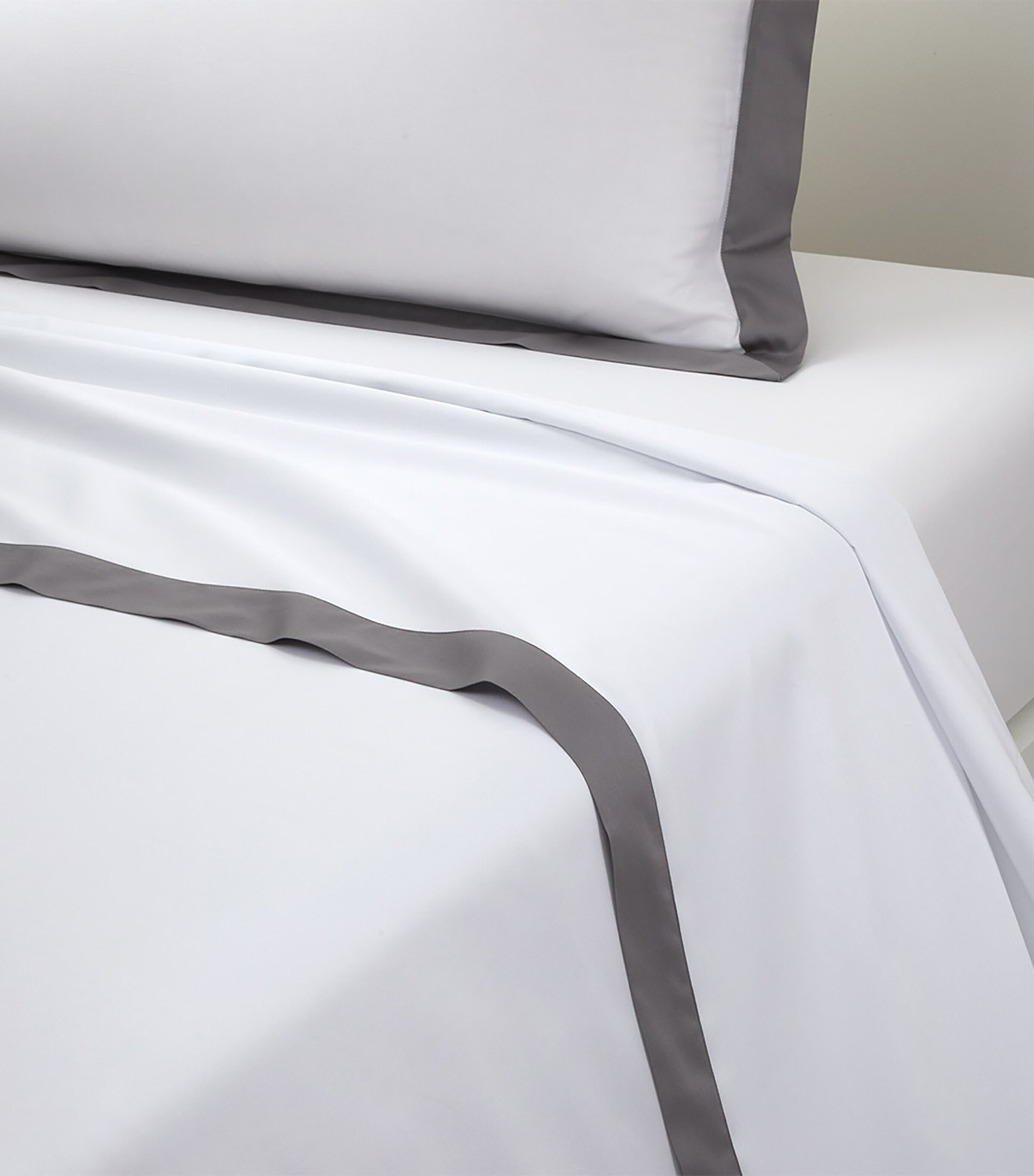 Linea Platine Super King Flat Sheet (270cm x 295cm) PLATINE Image 2