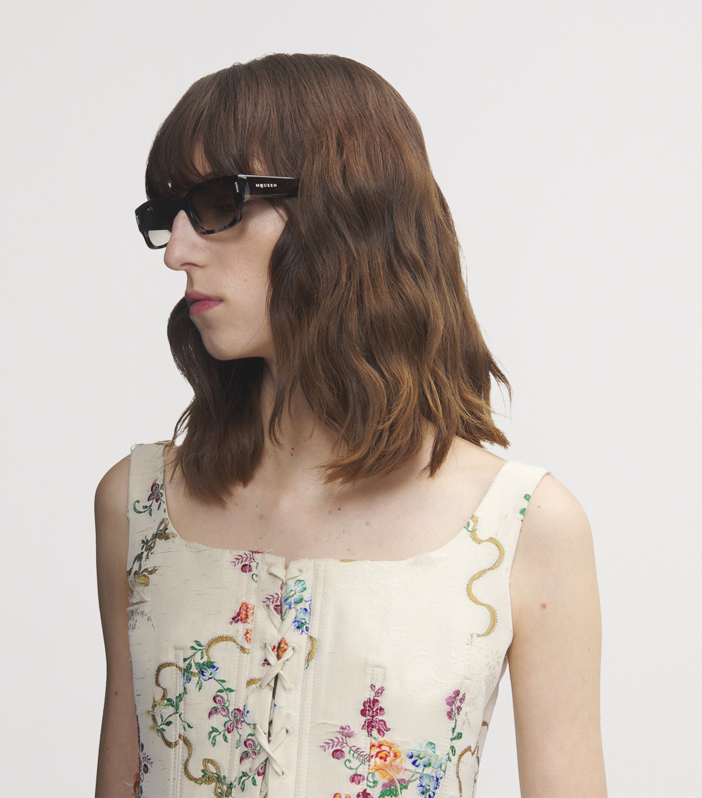 McQueen T-Bar Rivet Panthos Sunglasses Image 4