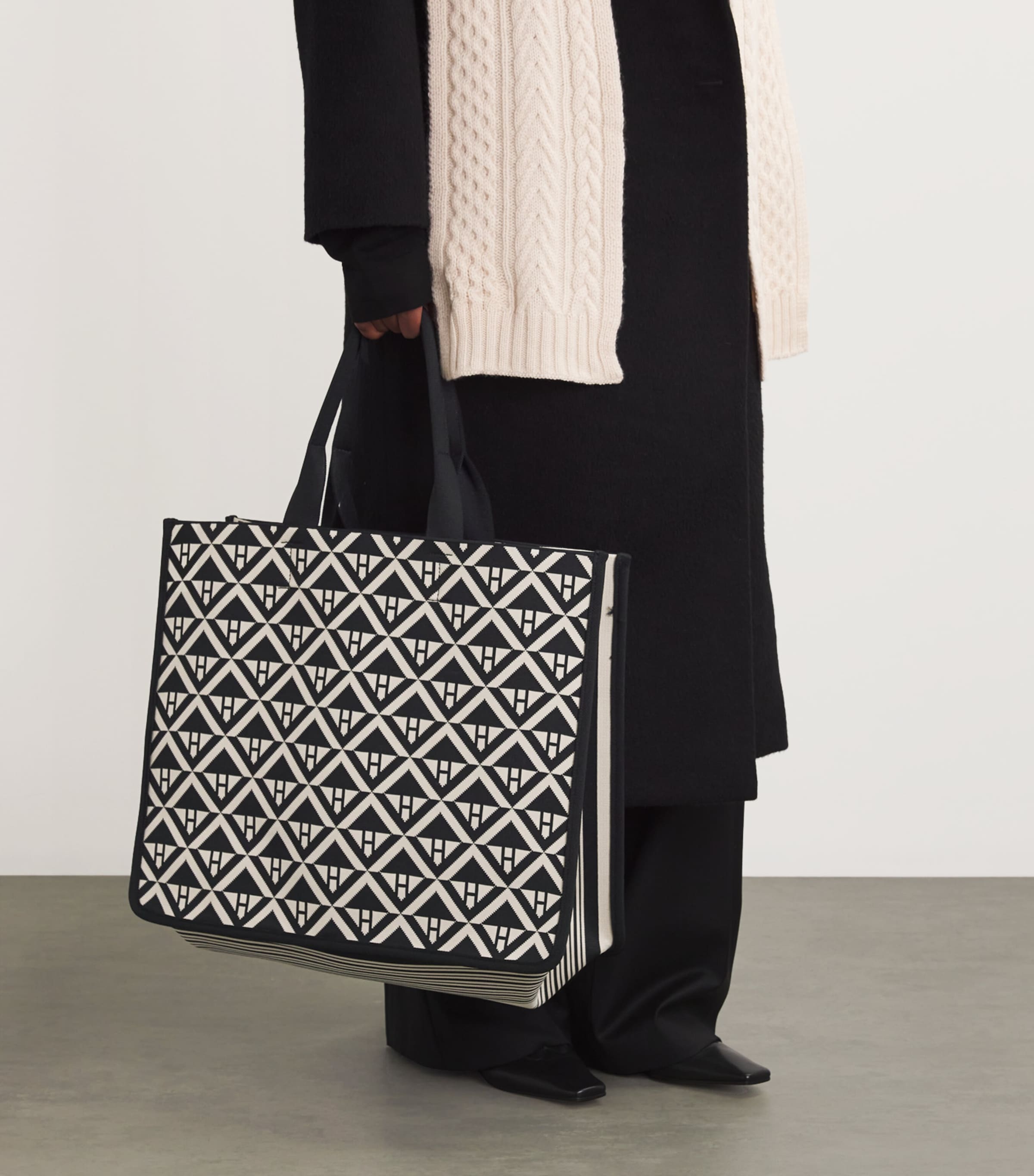 Large Geometric Tote Bag BLACK Image 5