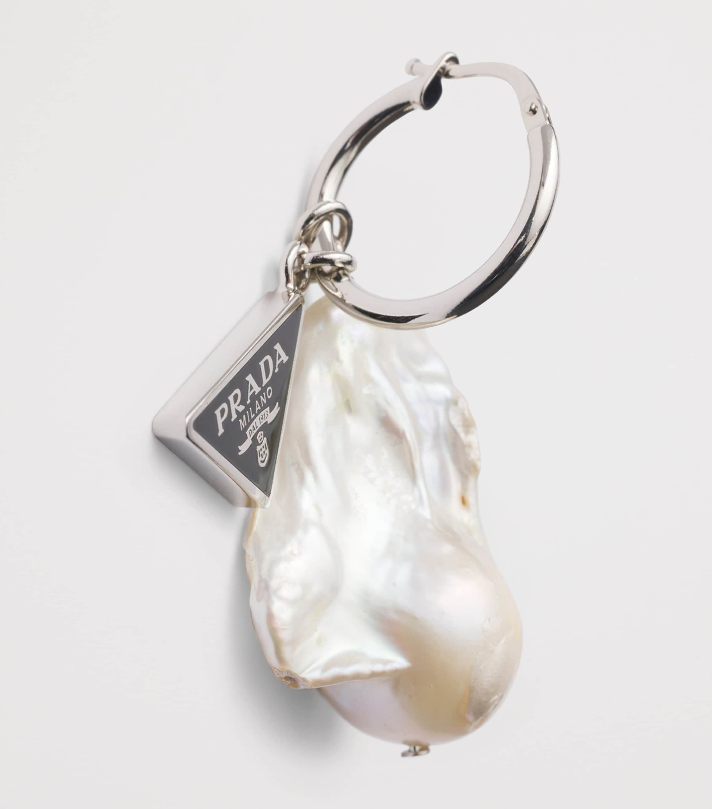 Enamel and Pearl Triangle Hoop Earrings F0Y4P Image 4