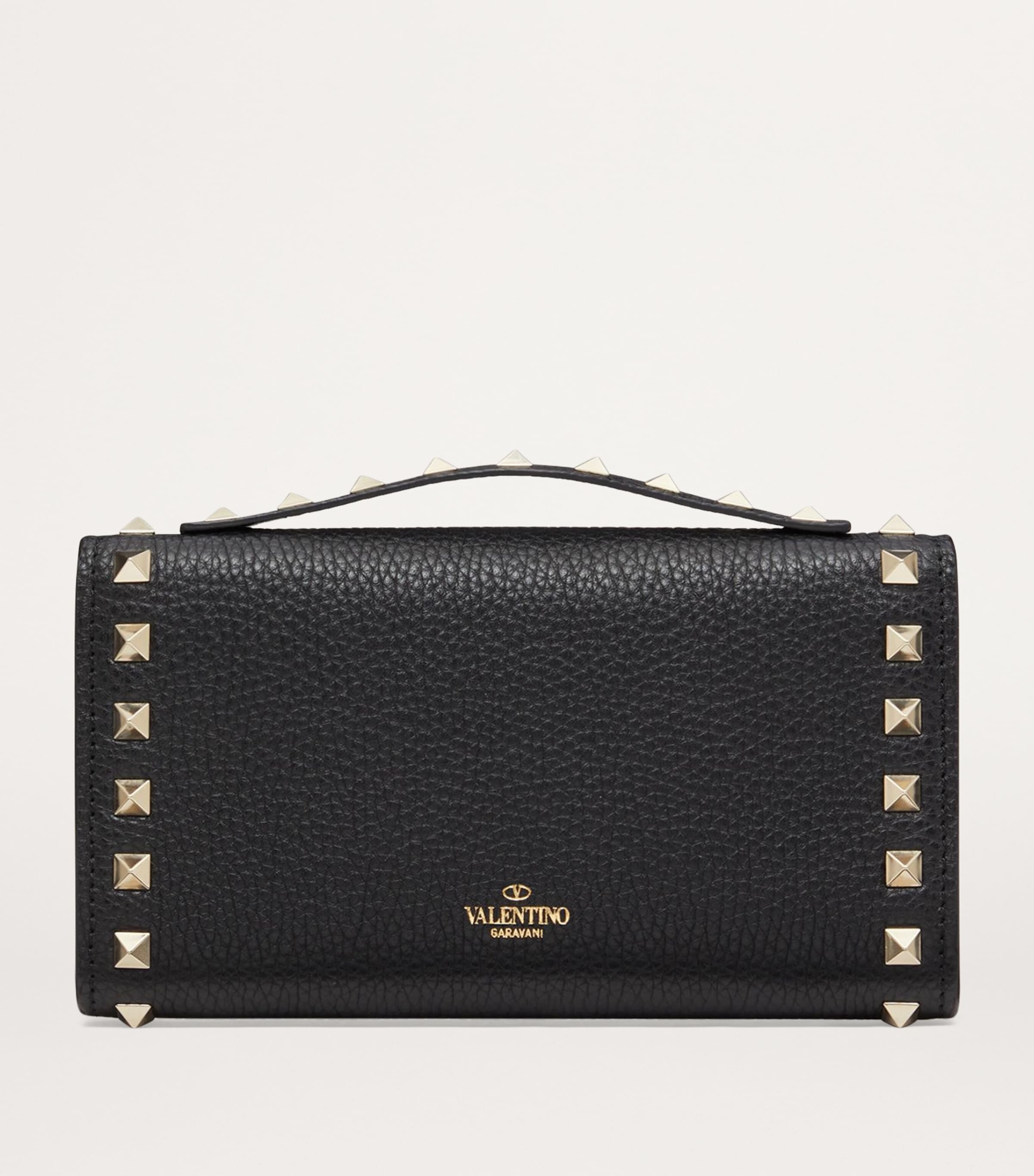 【関税＆送料込み】Valentino Garavani Rockstud Chain Wallet Valentino Garavani Leather Rockstud Chain Wallet | Harrods US