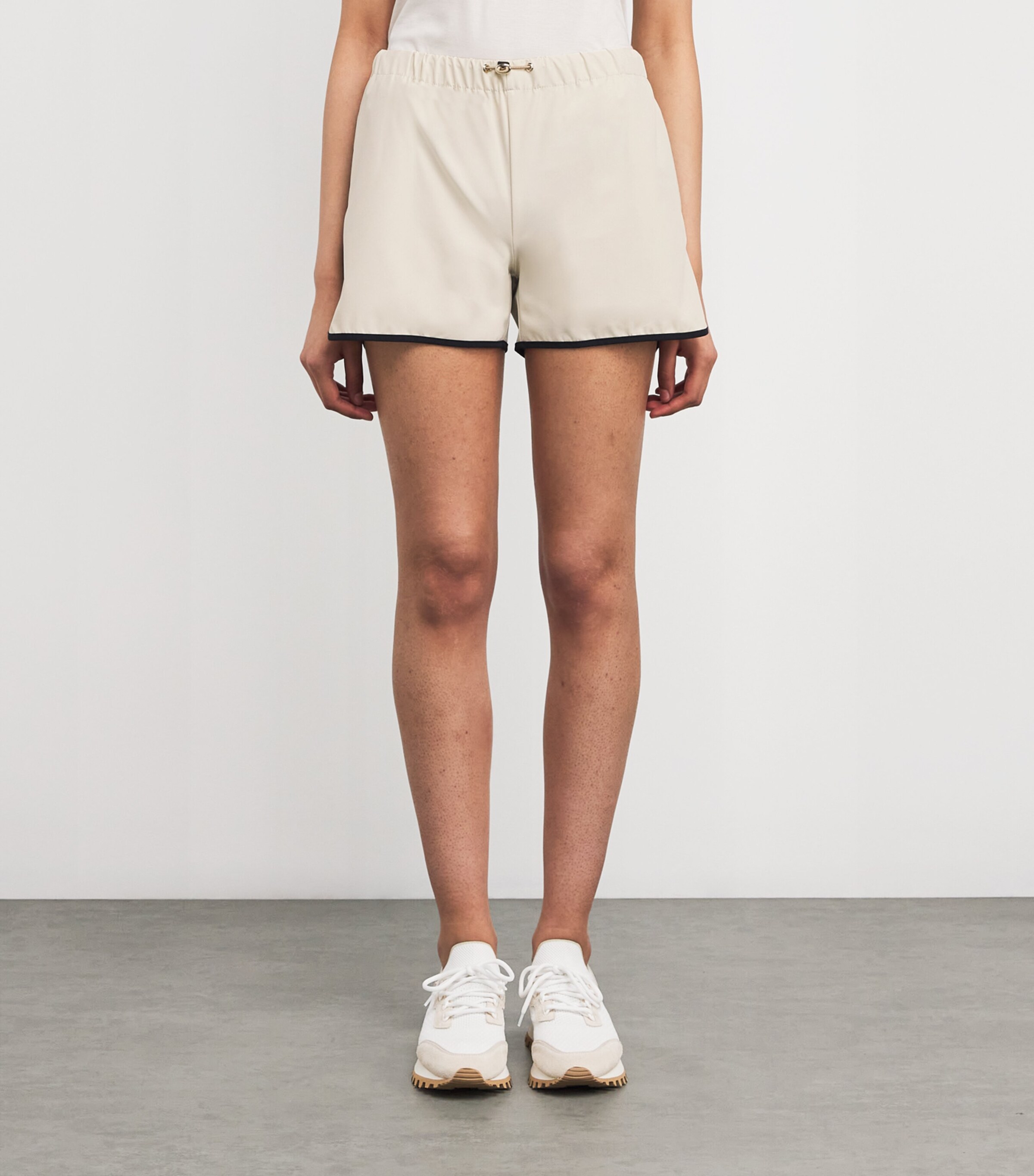 Stretch-Nylon Running Shorts SABBIA Image 3