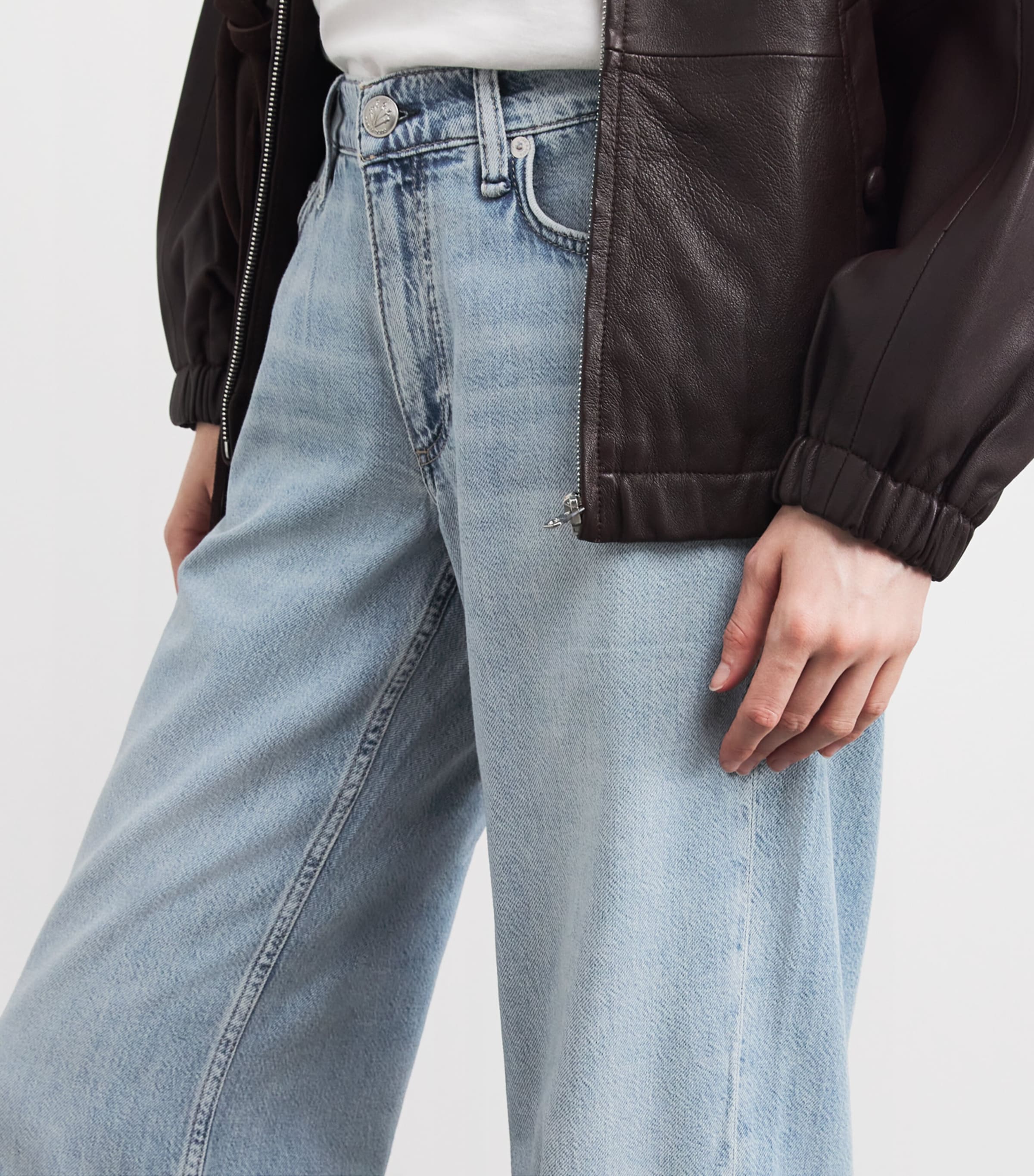 Saige Low-Rise Straight Jeans 765 LDLOW Image 6