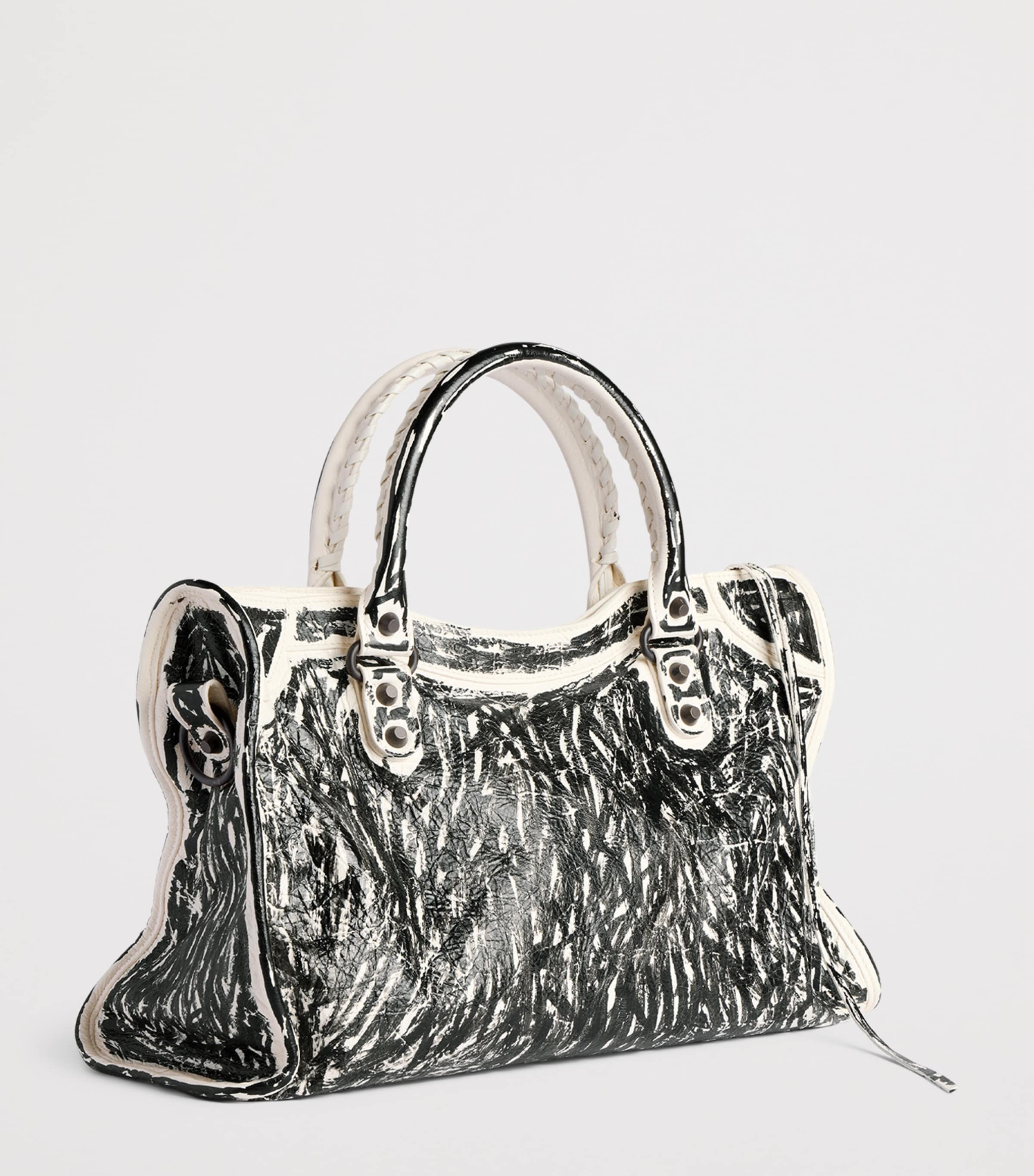 Medium Leather Le City Shoulder Bag 9110 Image 4