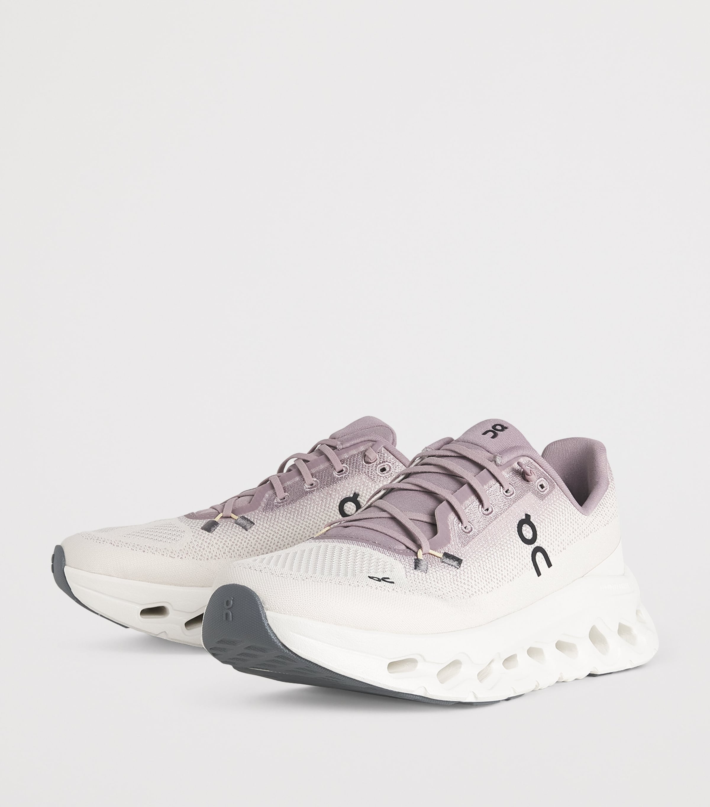 On Womens Cloudtilt Trainers Heron | Dew Image 3