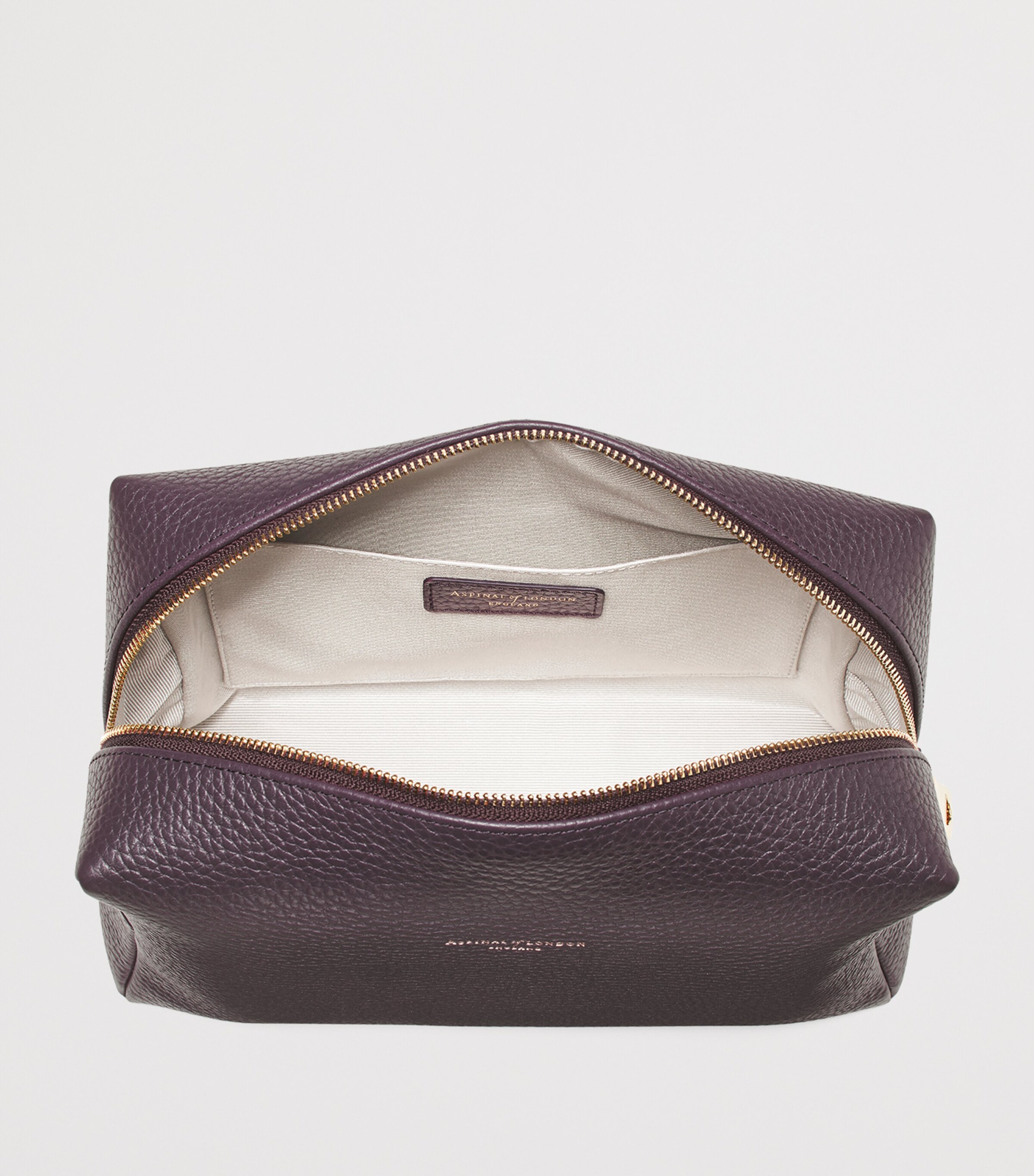 Large Leather London Cosmetic Case FIG Image 4