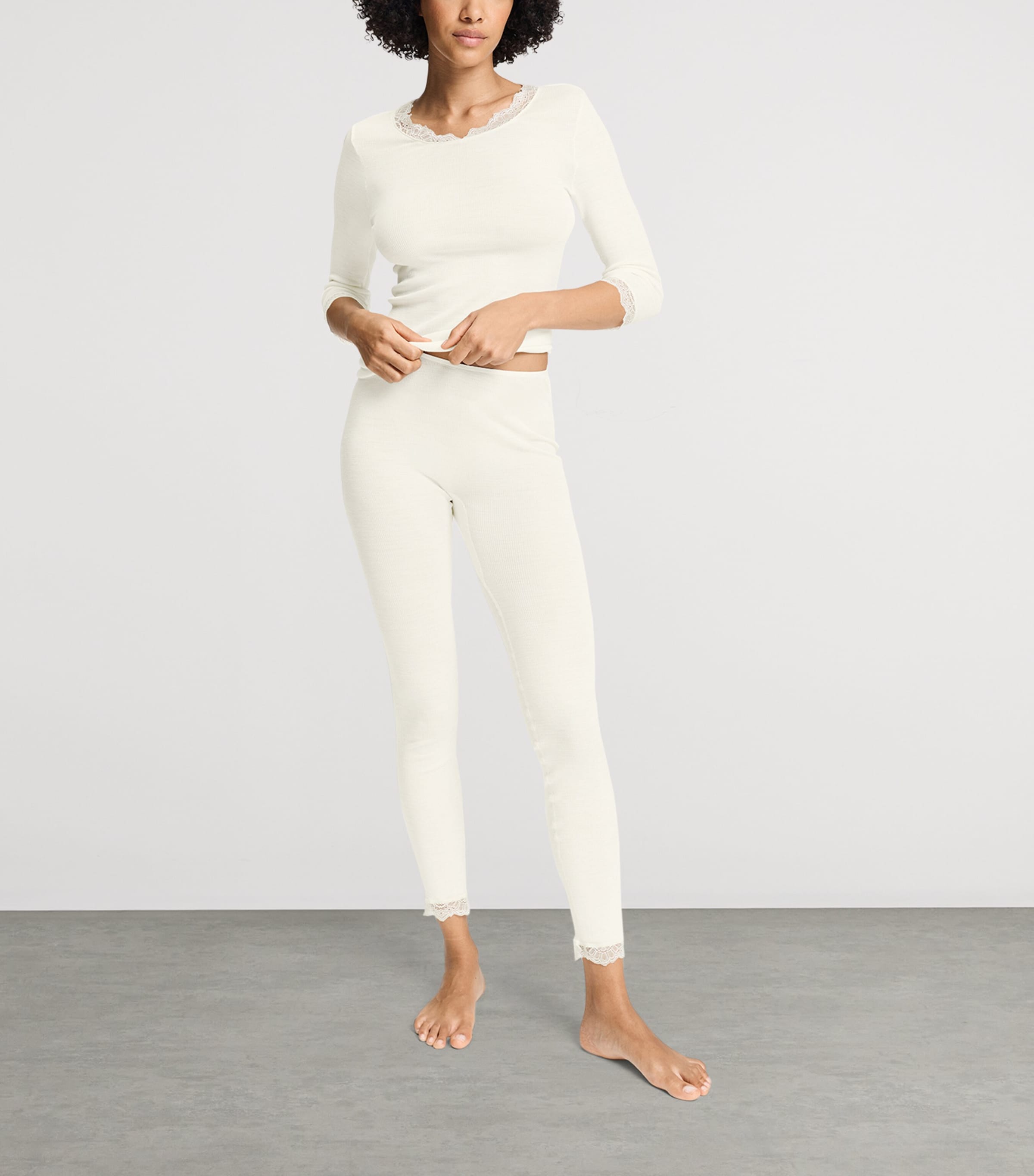 Hanro Womens Wool-Silk Lace-Hem Leggings Misty White Image 2