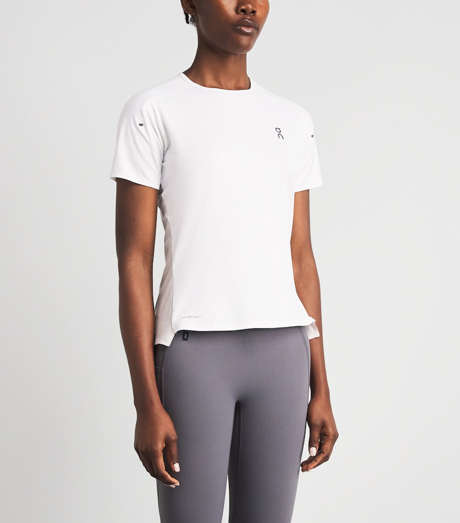 On Womens Performance T-Shirt White | Silver Image 4