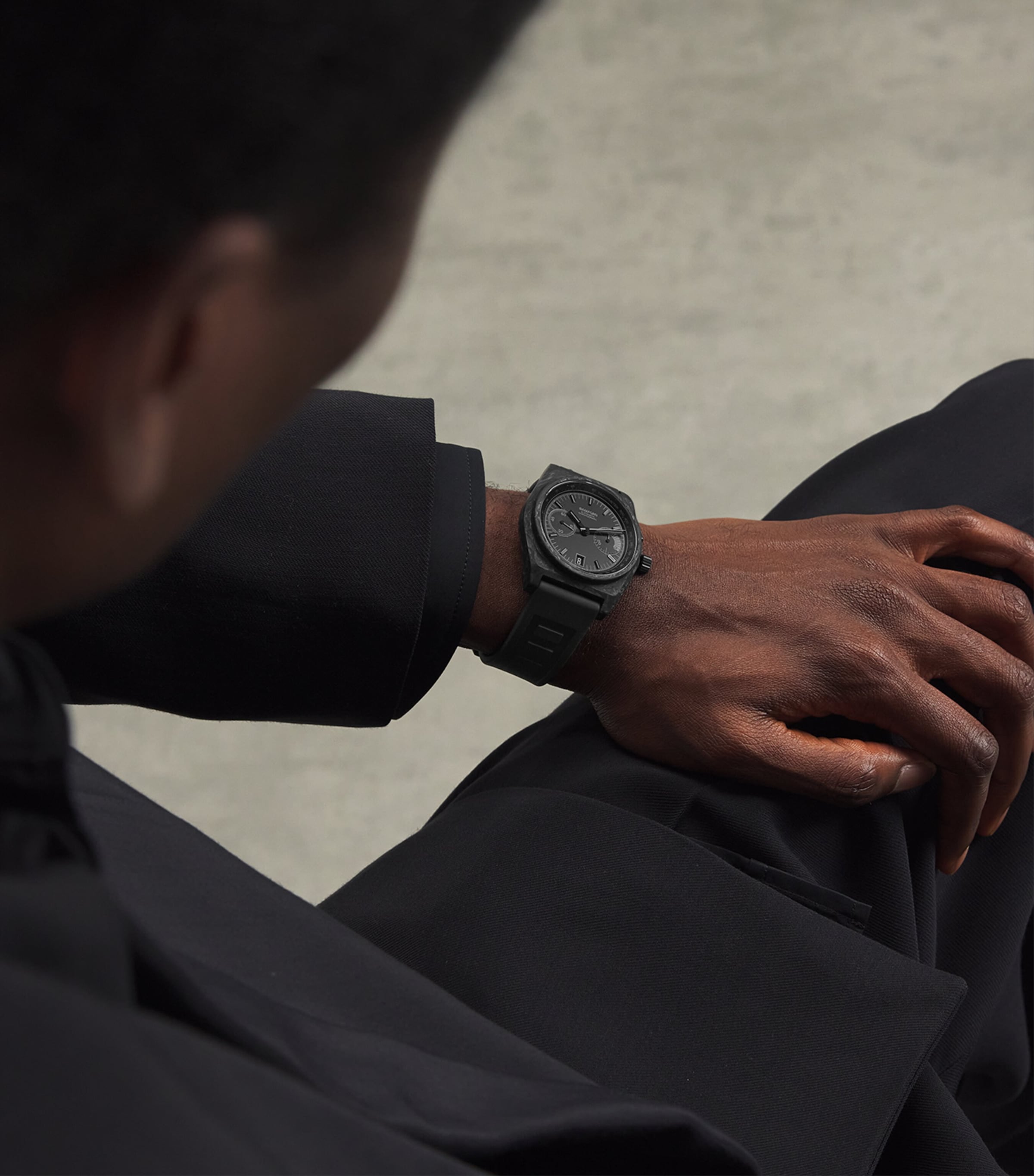 Forged Carbon B347 Watch 41.5mm BLACK Image 3