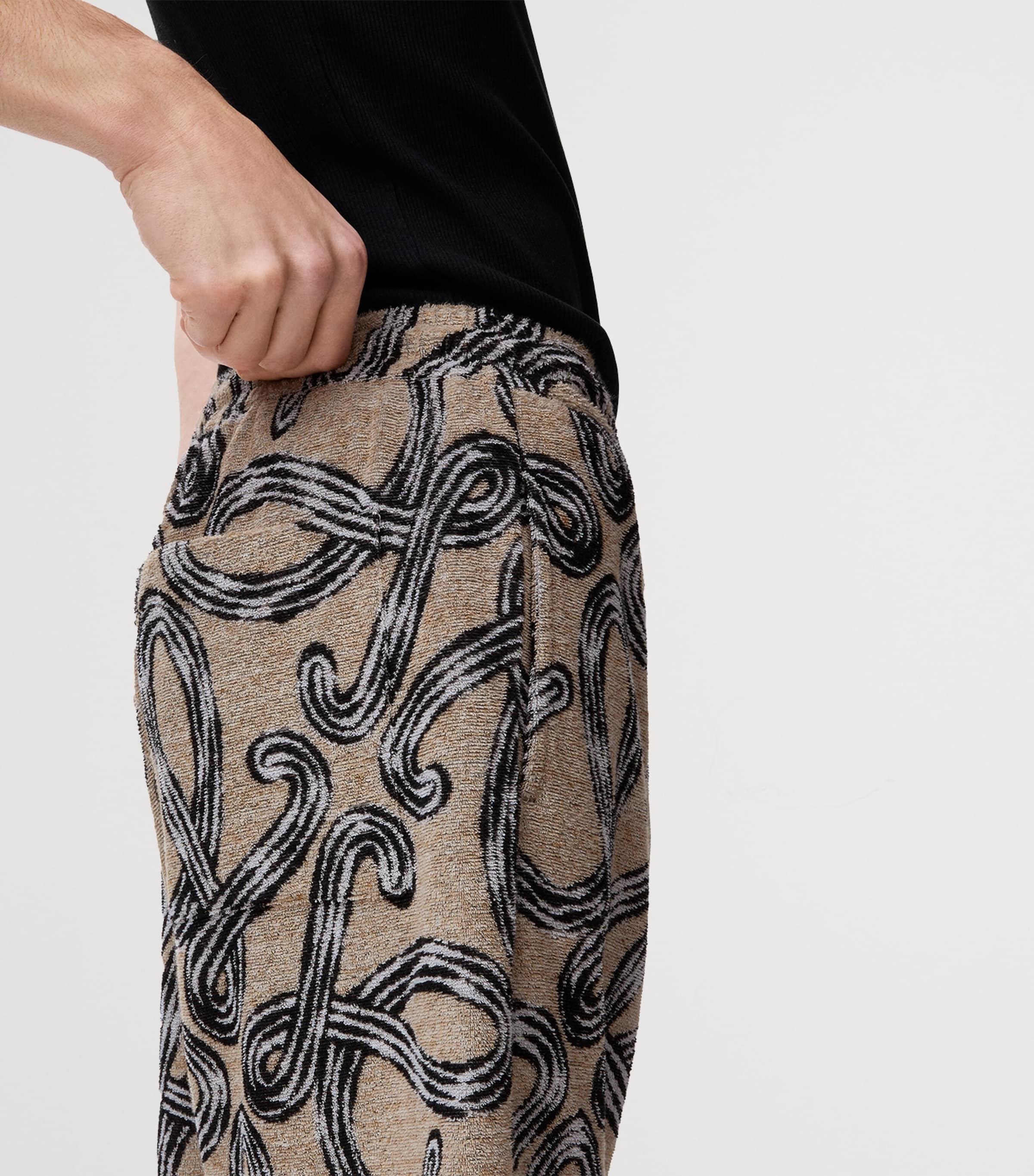 LOEWE Mens x Paula’s Ibiza Terry Anagram Shorts Beige/black Image 5