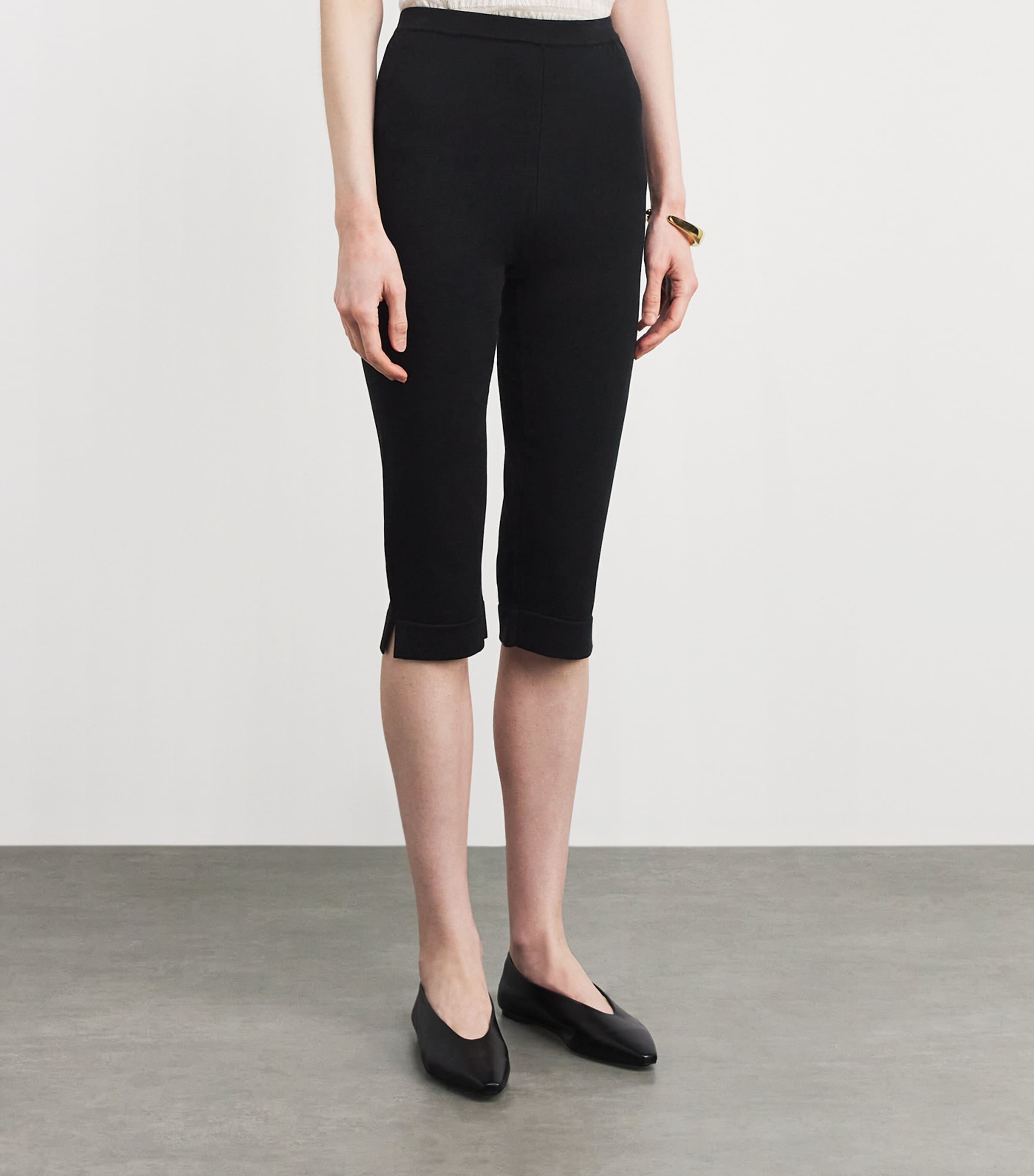 Soft Goat Womens Cotton-Silk Capri Trousers Black Image 4