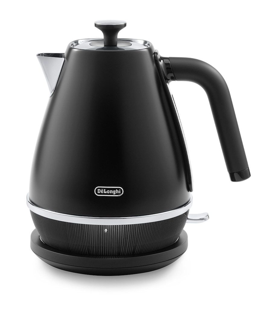 Distinta x Kettle BLACK Image 1