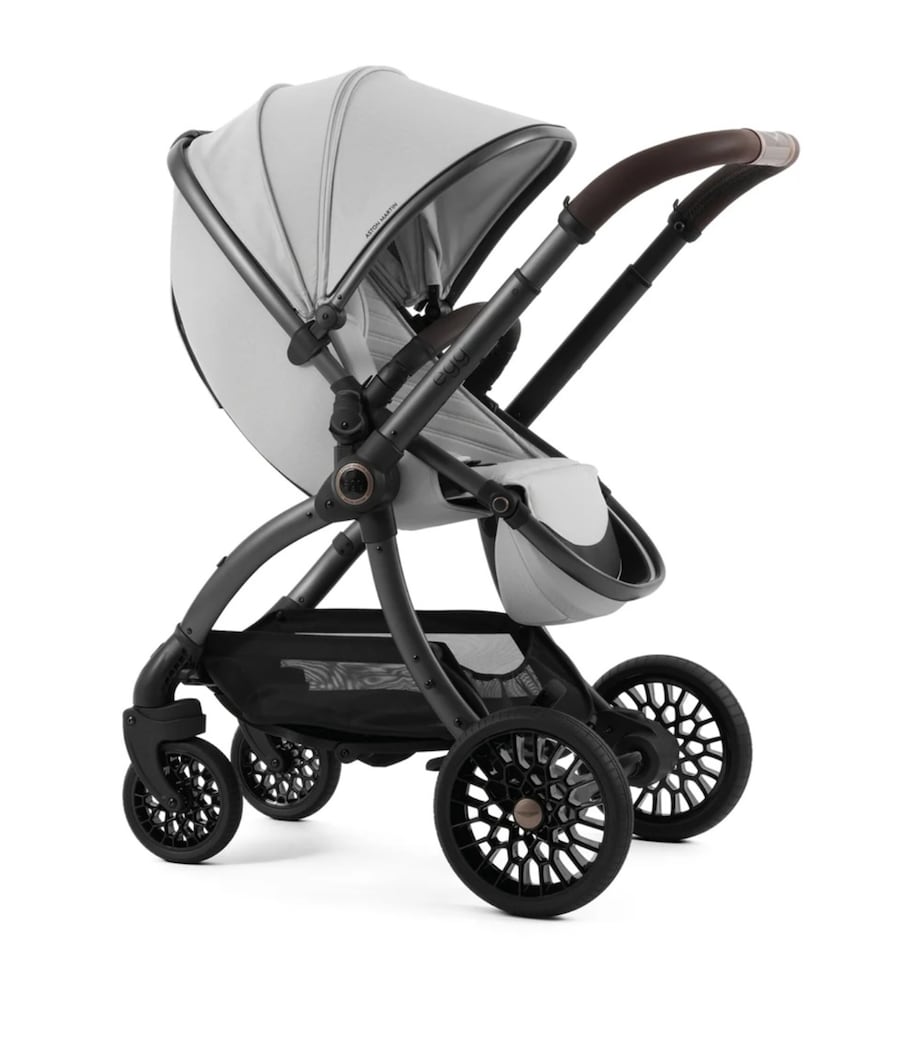 Egg x Aston Martin egg3 Snuggle Bundle Soft Grey Image 3