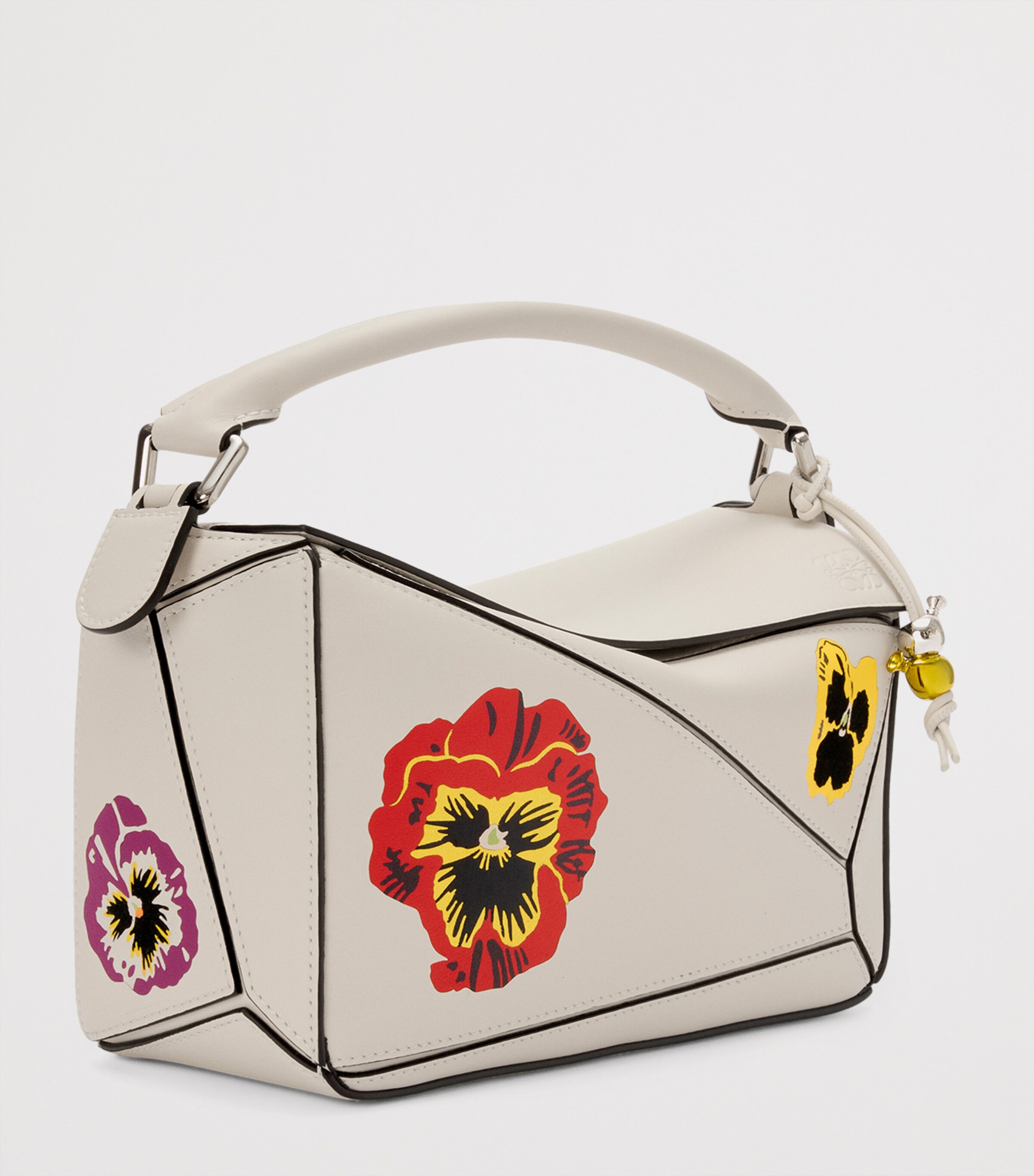 限定生産【LOEWE】Puzzle10 (17) Joe Brainard Puzzle 10 Joe Brainard re-edition in classic calfskin White