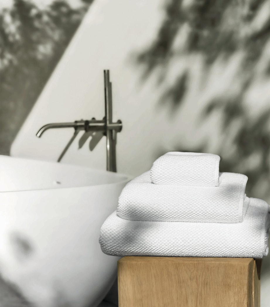 GRACCIOZA Cotton Pearls Bath Sheet (95cm x 150cm) White Image 2