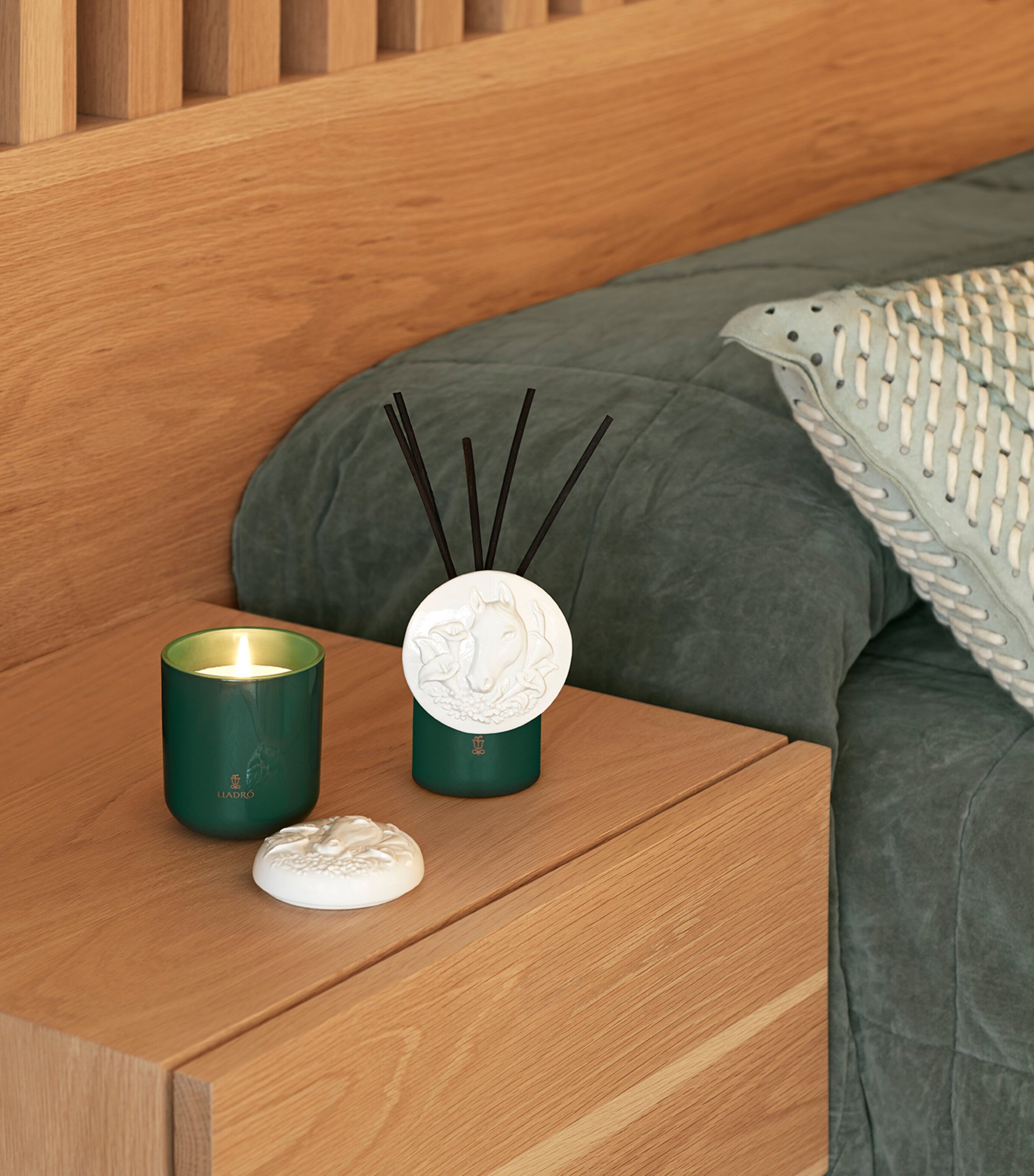 Horse Diffuser (100ml) WHITE & GREEN Image 2