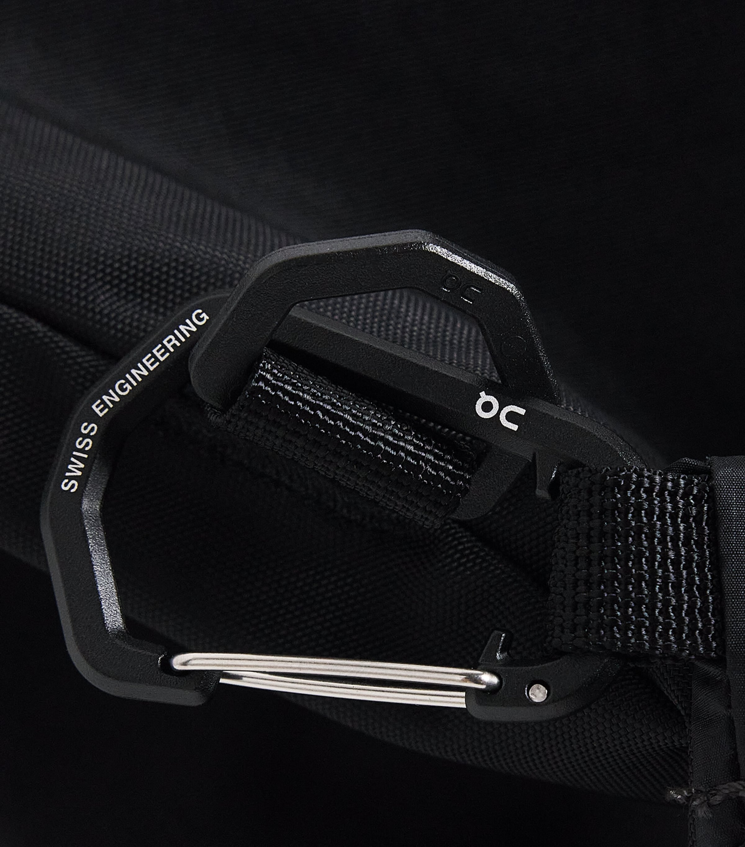 On Track Pack Elite Duffle Bag Black | Magnet Image 6