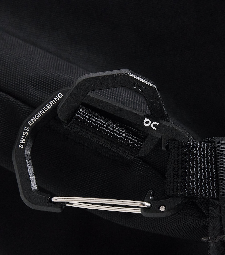 On Track Pack Elite Duffle Bag Black | Magnet Image 6