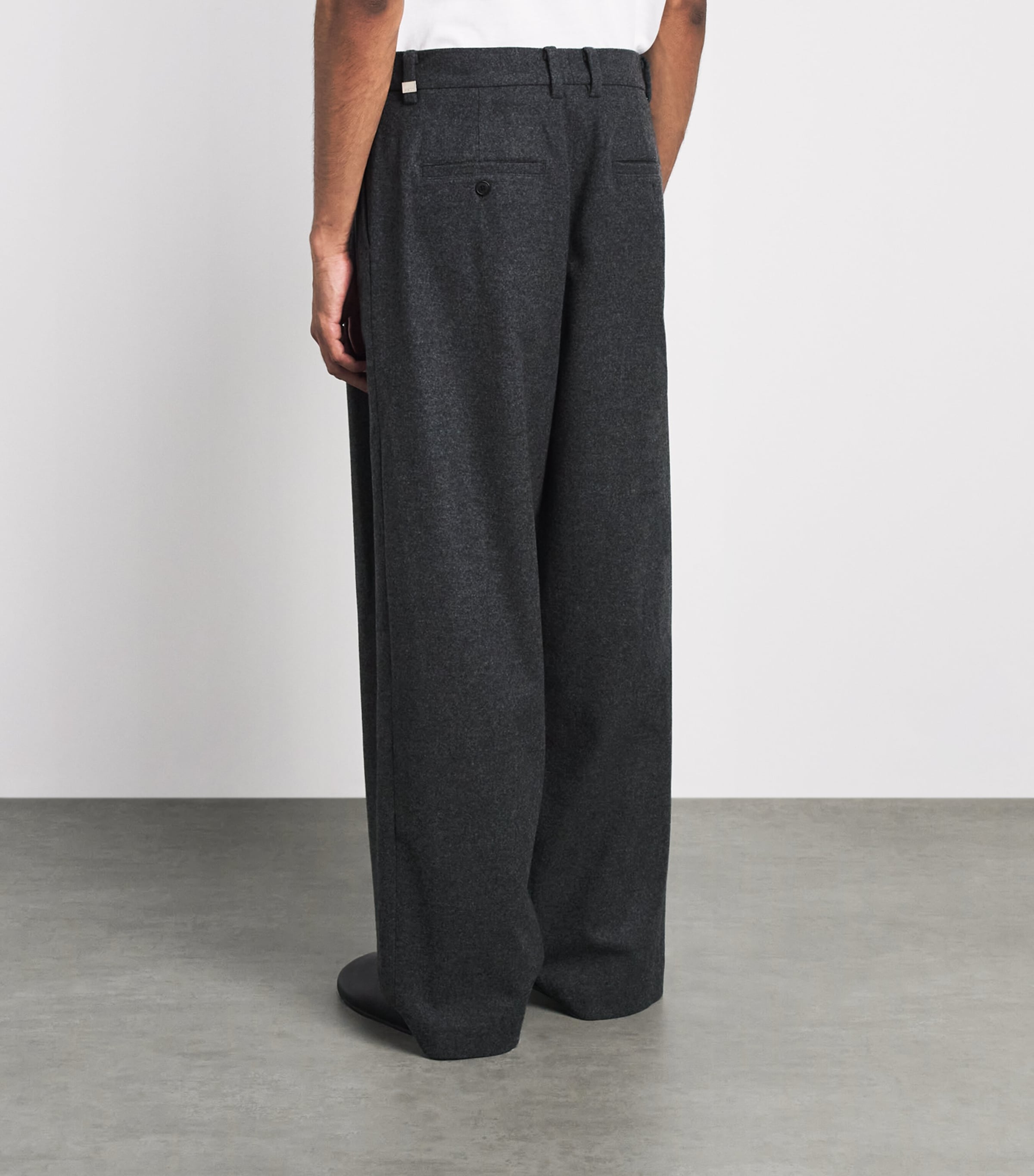 System Mens Wool-Blend Double-Pleated Trousers Black Grey Image 5