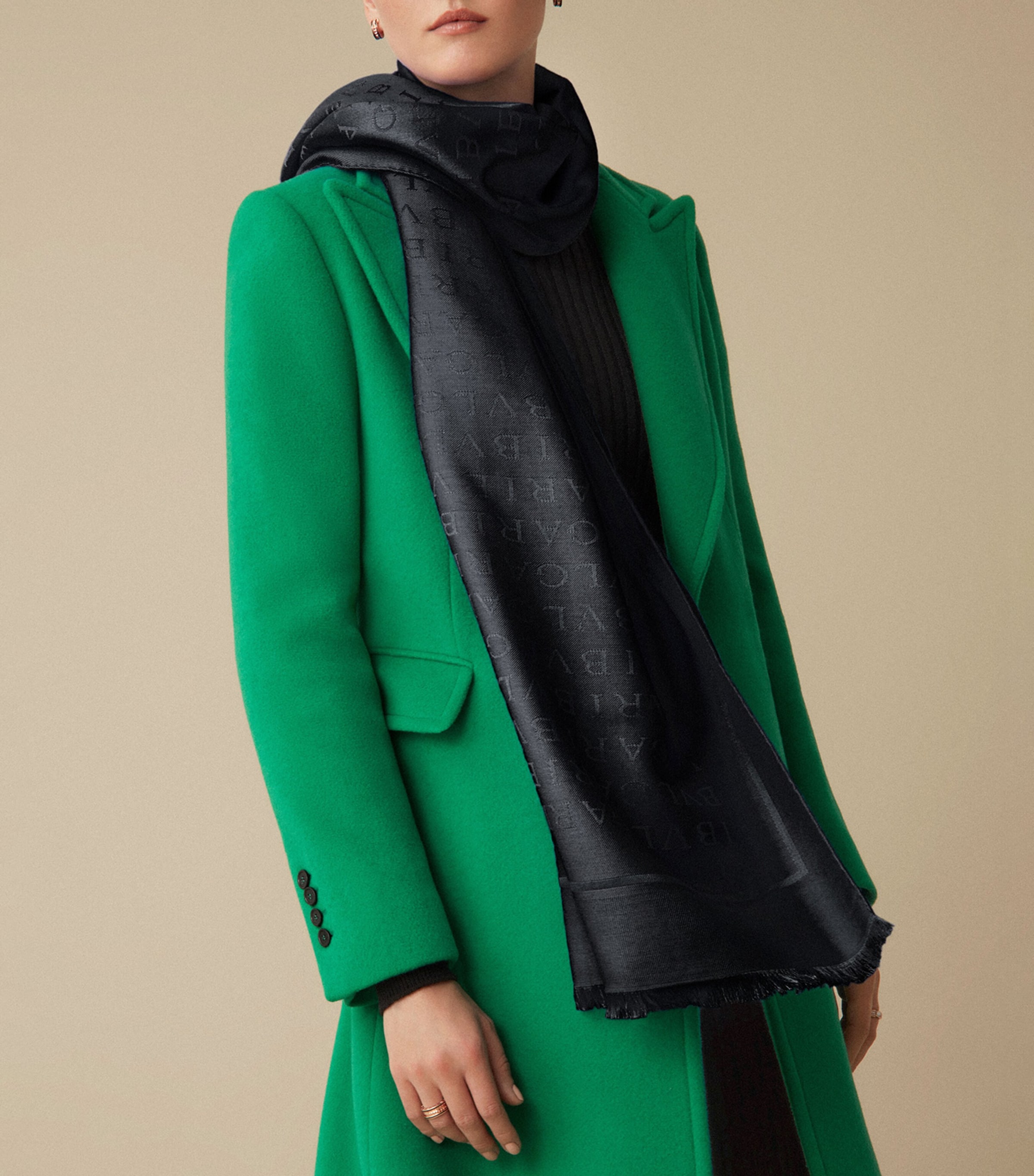 Logomania Lettere Maxi Print Scarf BLACK Image 3