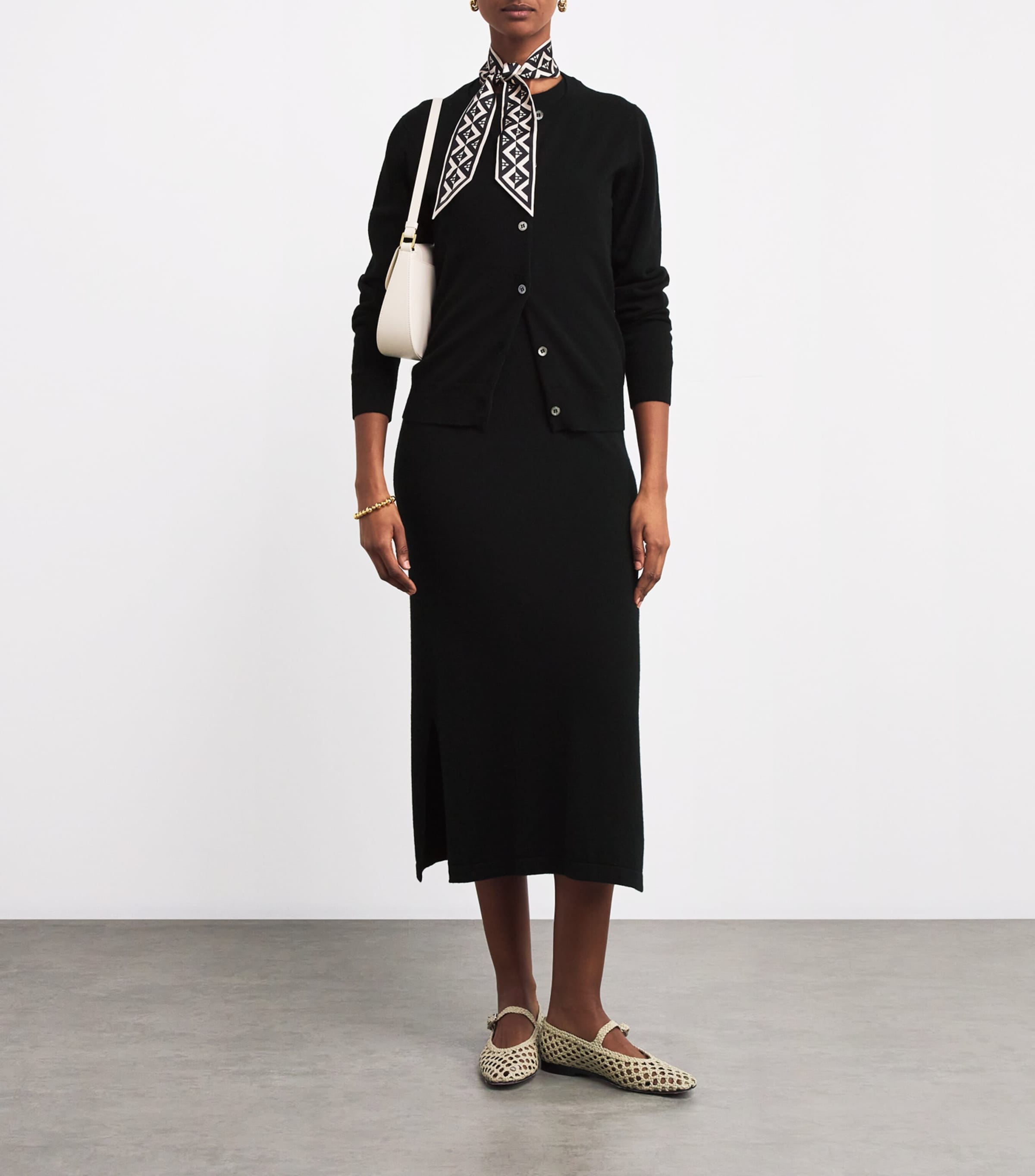 Cashmere Crew-Neck Cardigan BLACK Image 2