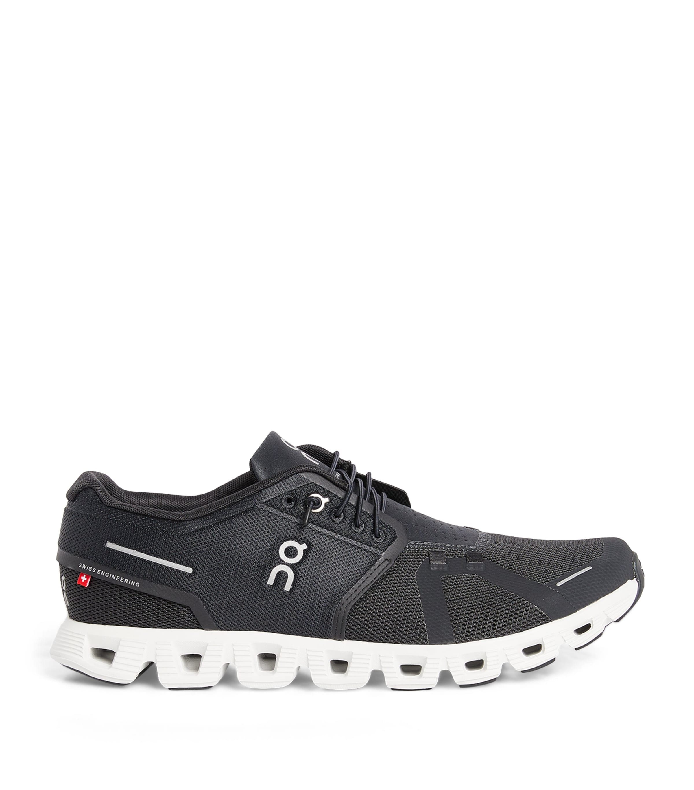 On Running Cloud 5 Trainers In Black