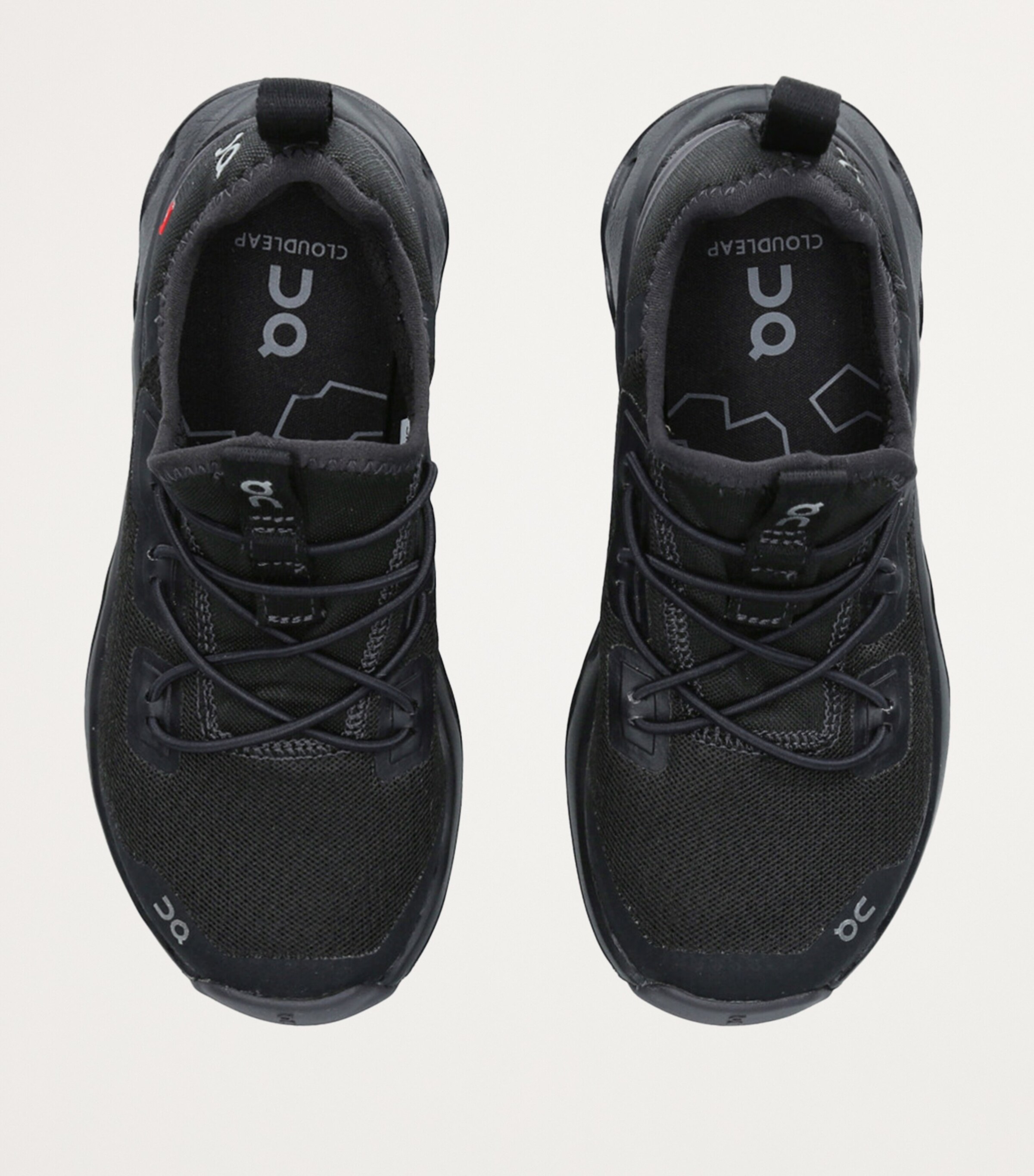 On Cloudleap Trainers Black Image 4