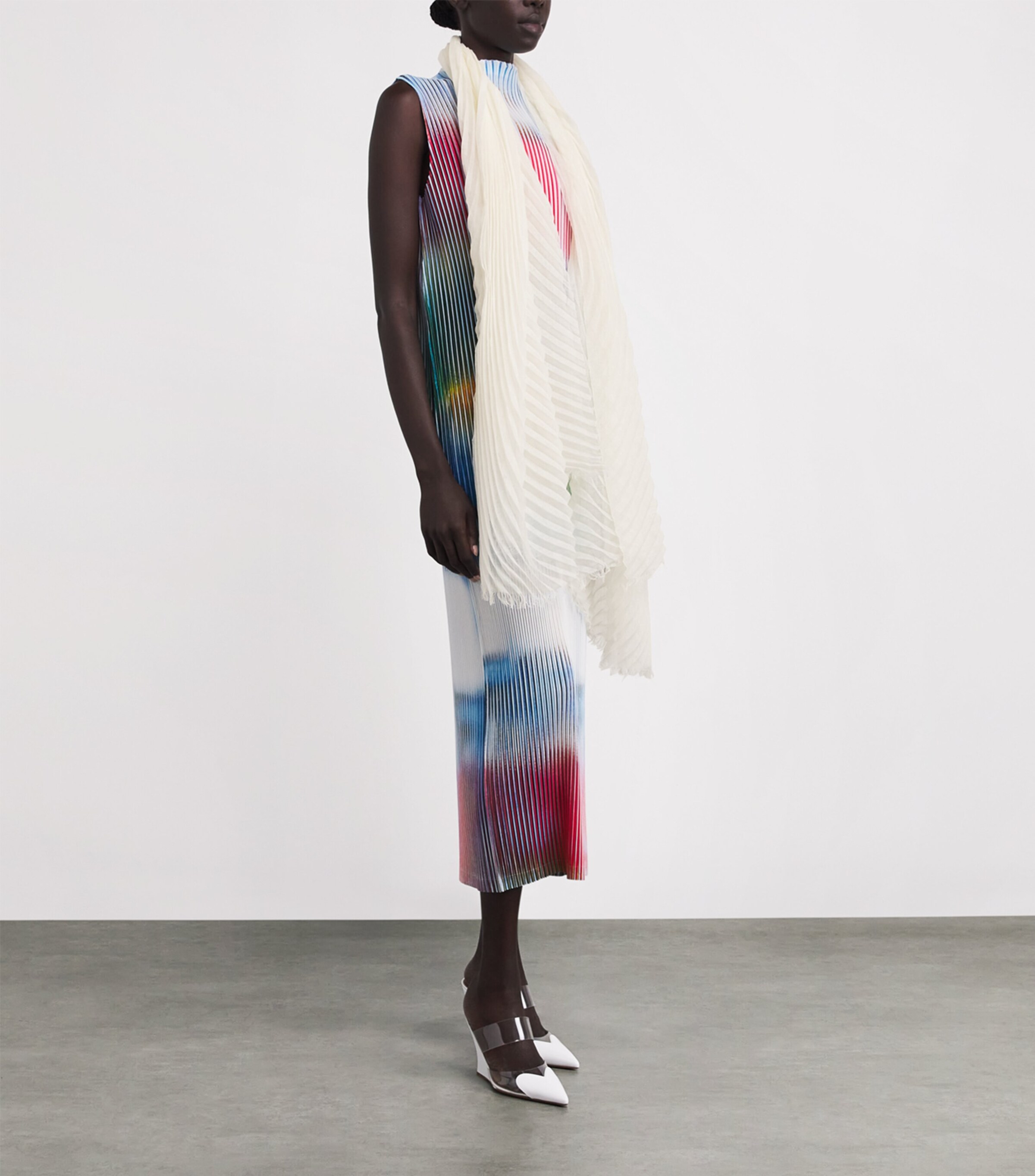 Issey Miyake Feather Pleats Stole White Image 4