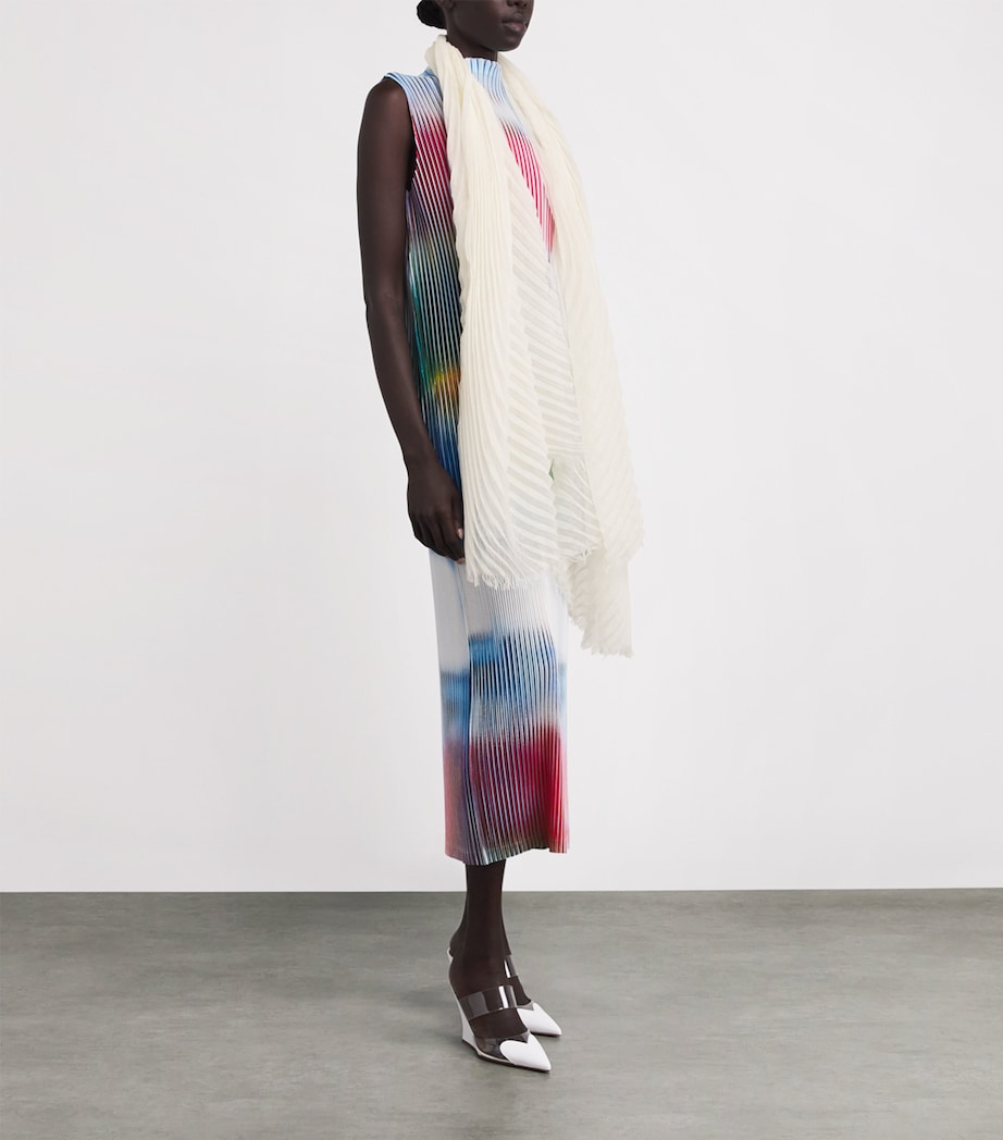 Issey Miyake Feather Pleats Stole White Image 4