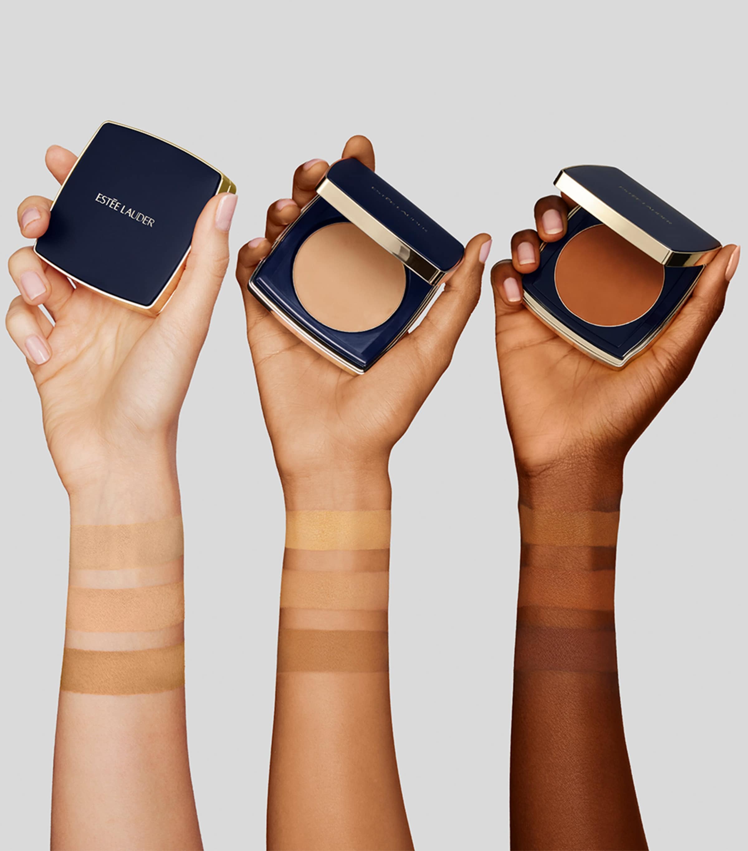 Estée Lauder Double Wear Stay-In-Place Matte Powder Foundation SPF 10 Ivory Nude Image 3