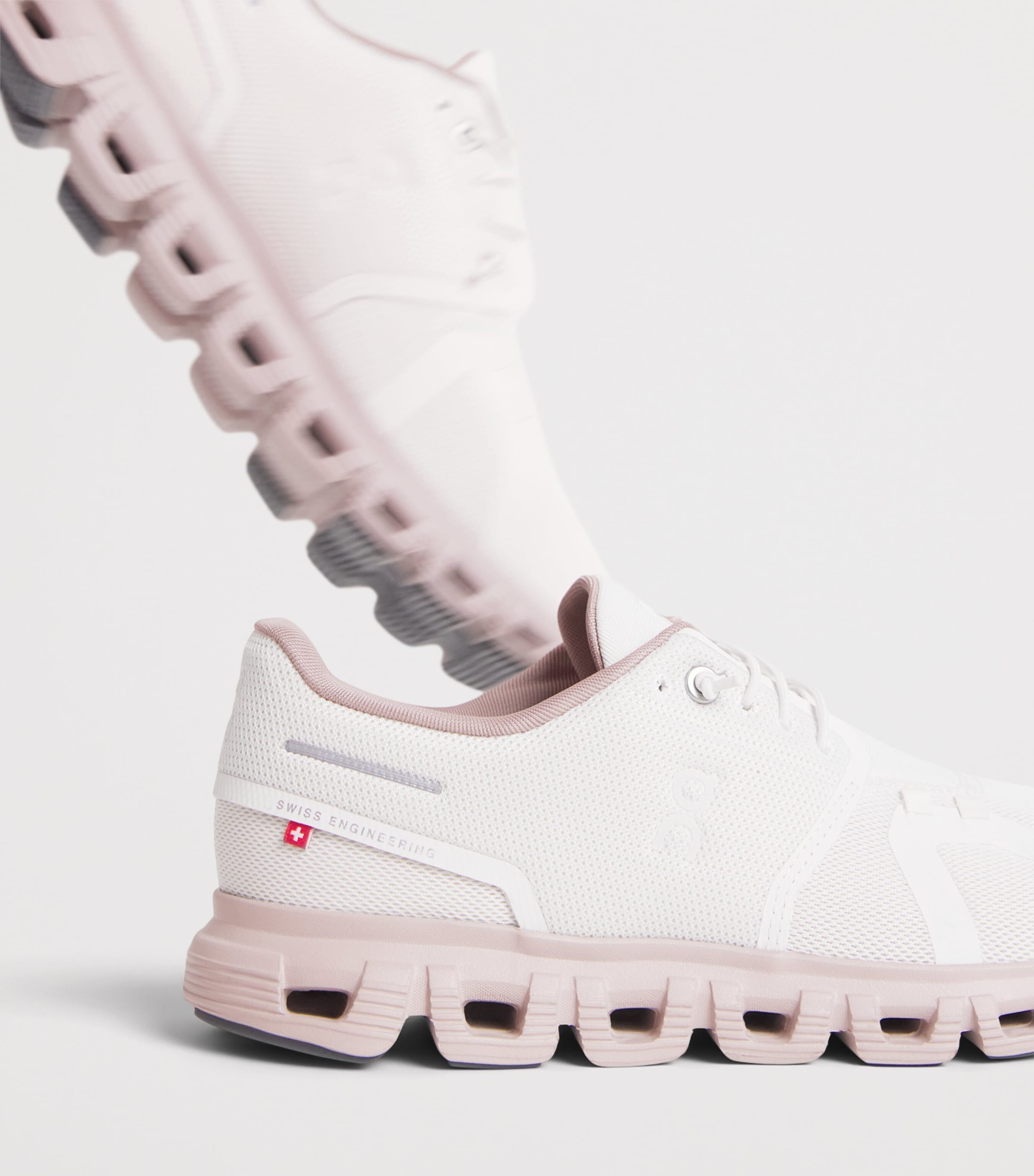 On Womens Cloud 6 Trainers Oyster | Biscuit Image 7