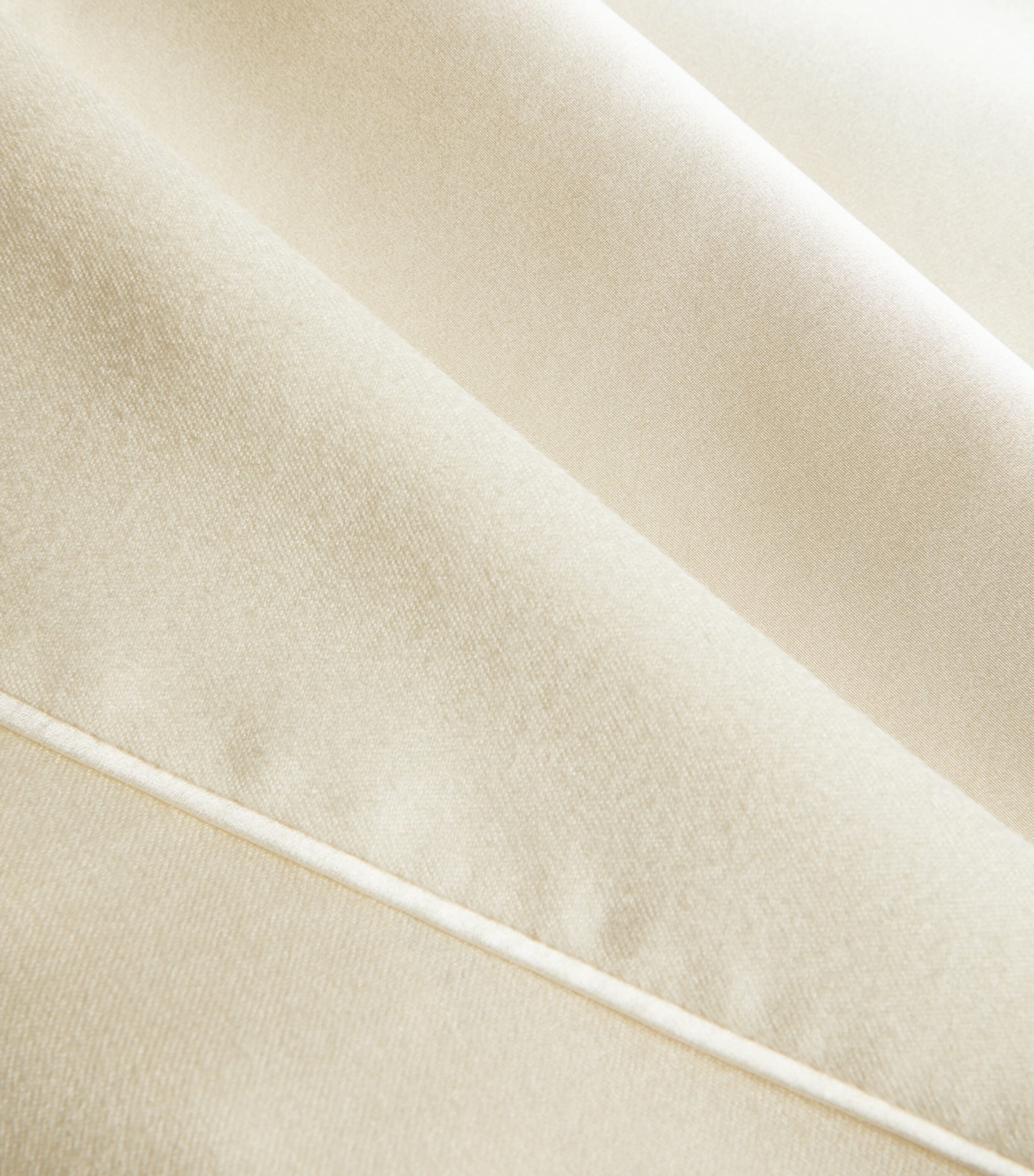 Cashmere Logan Robe ASPEN Image 5