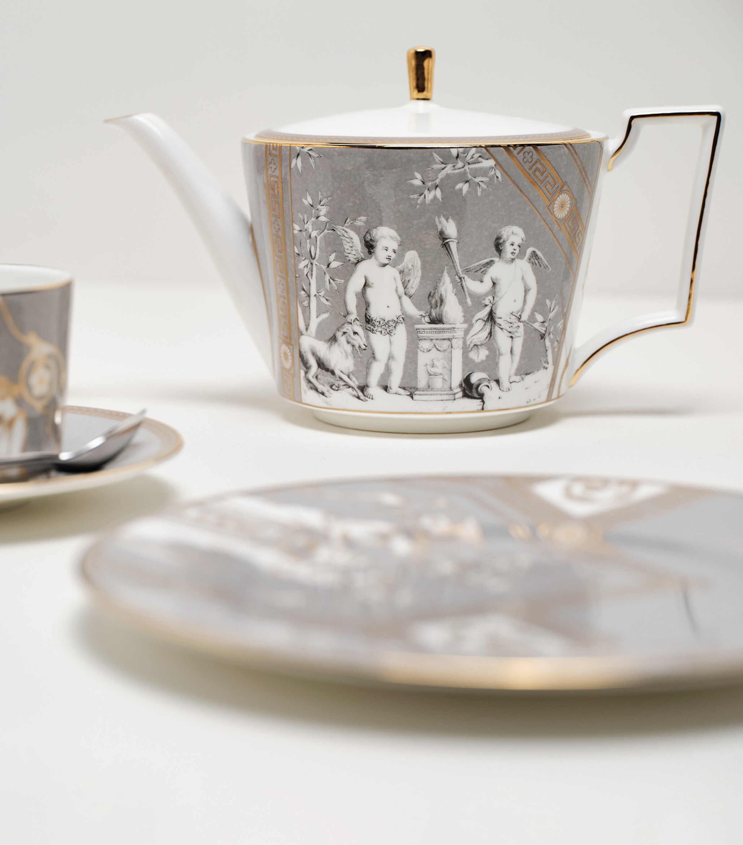 Wedgwood Set of 2 Renaissance Teacups and Saucers Grey Image 7