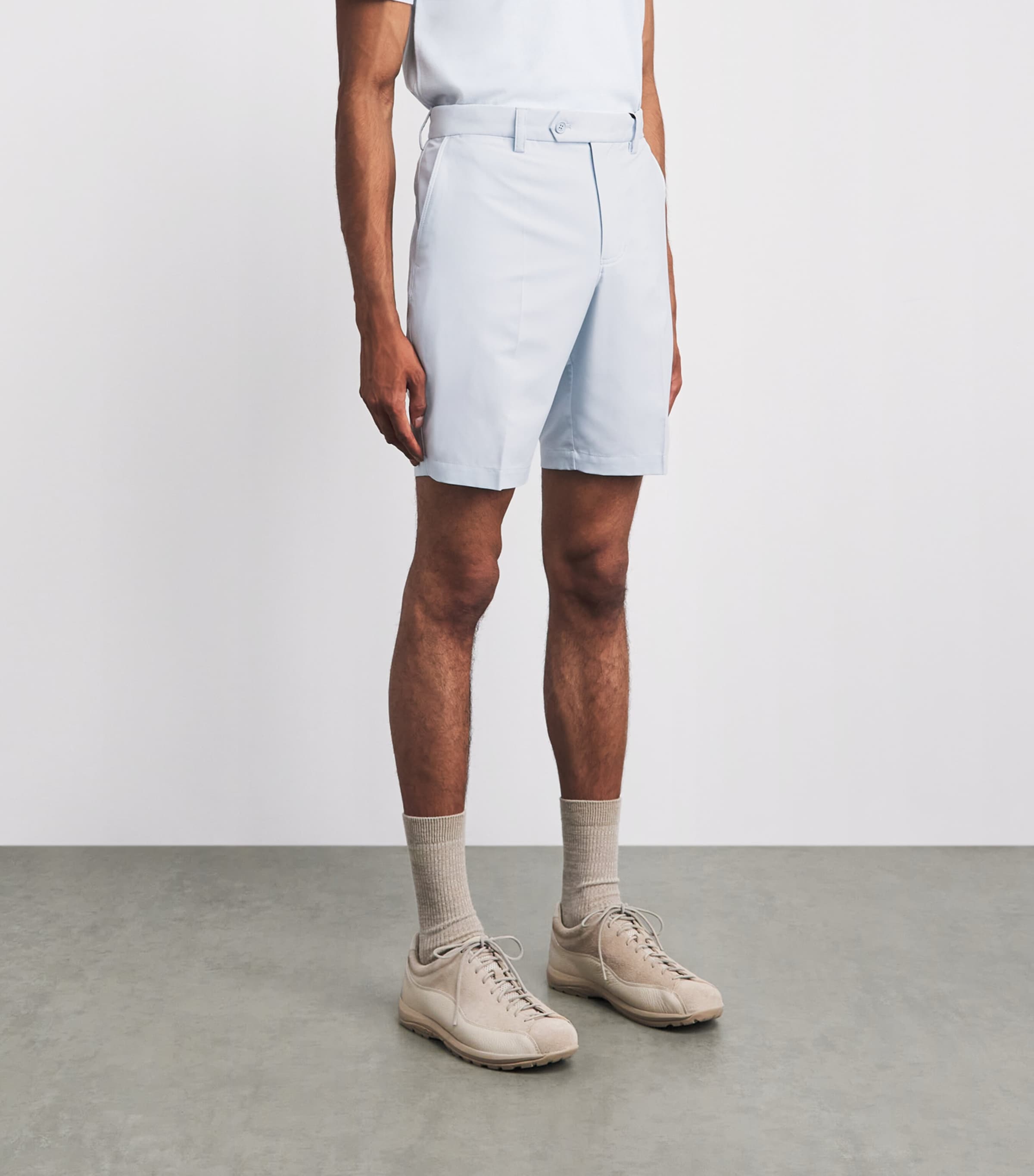 J Lindeberg Mens Mitch Tailored Shorts Skywriting Image 4