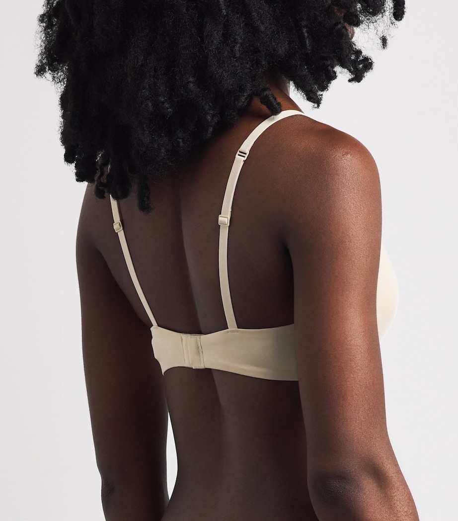 Skims Womens Wireless Form T-Shirt Bra Sand Image 3