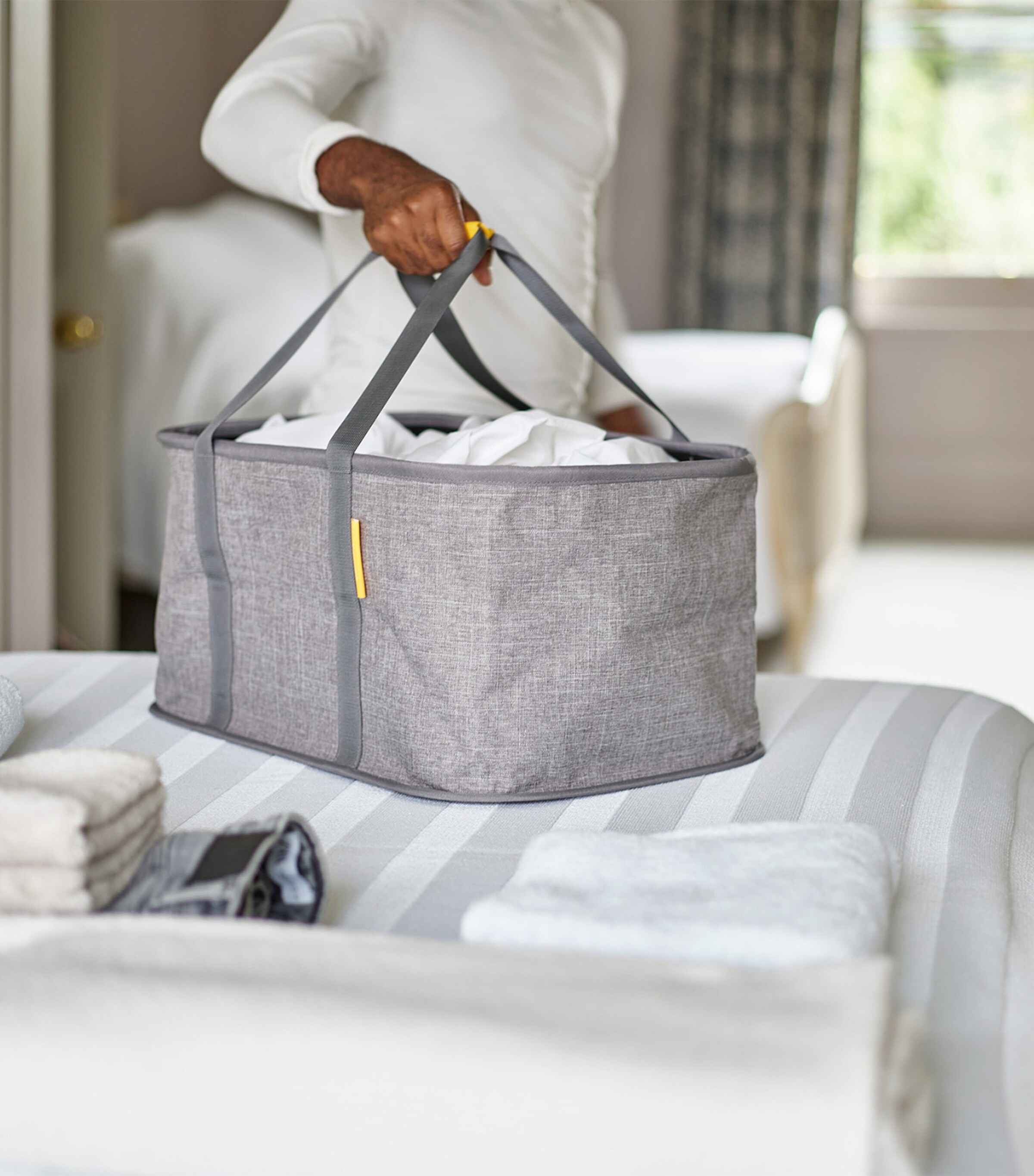 Holdall Collapsible Laundry Basket (35L) GREY Image 6