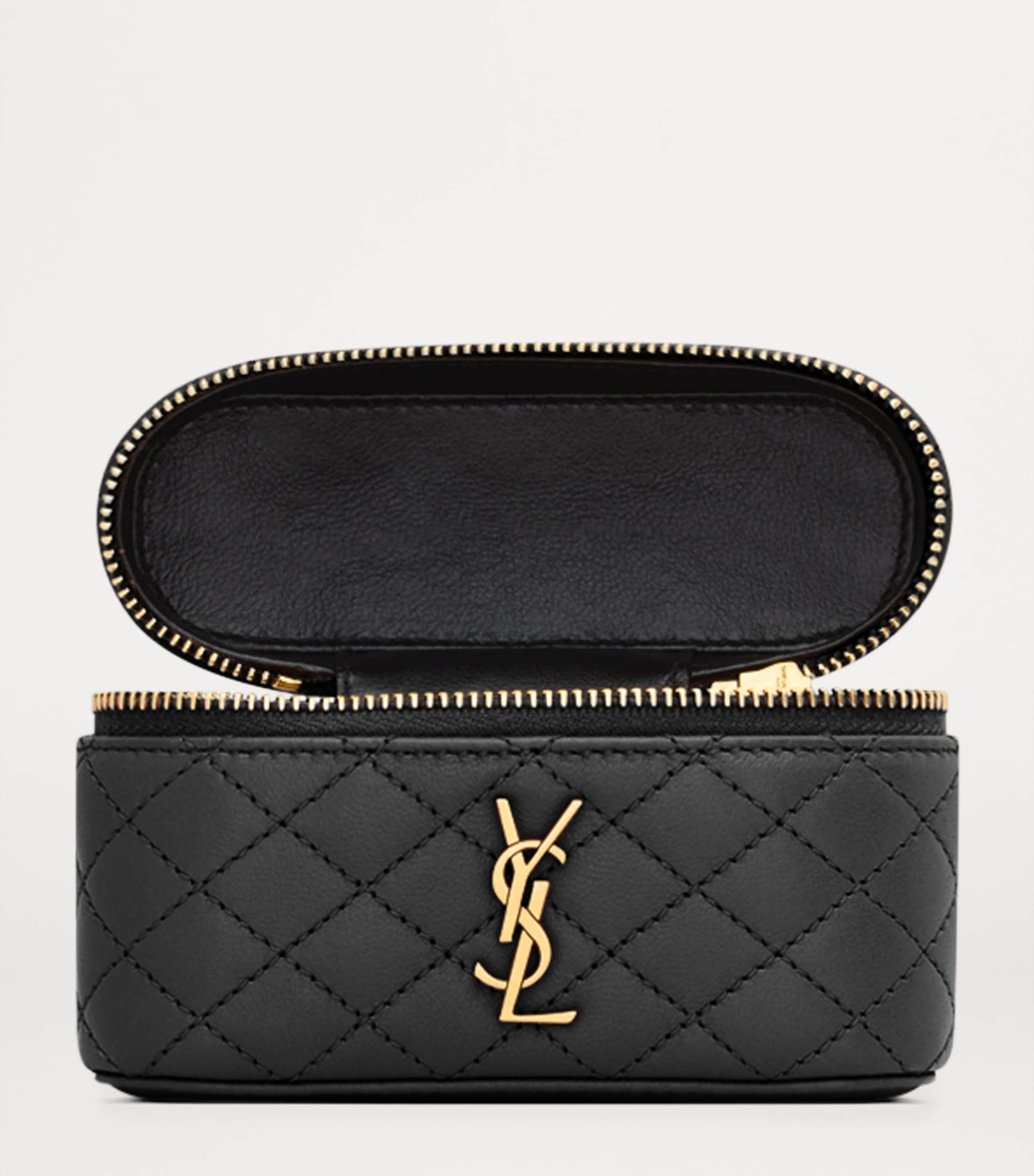 ◆完売前に◆【Saint Laurent】Gaby レザートリム バッグ Saint Laurent Gaby Zipped Pouch in Quilted Lambskin | Saks