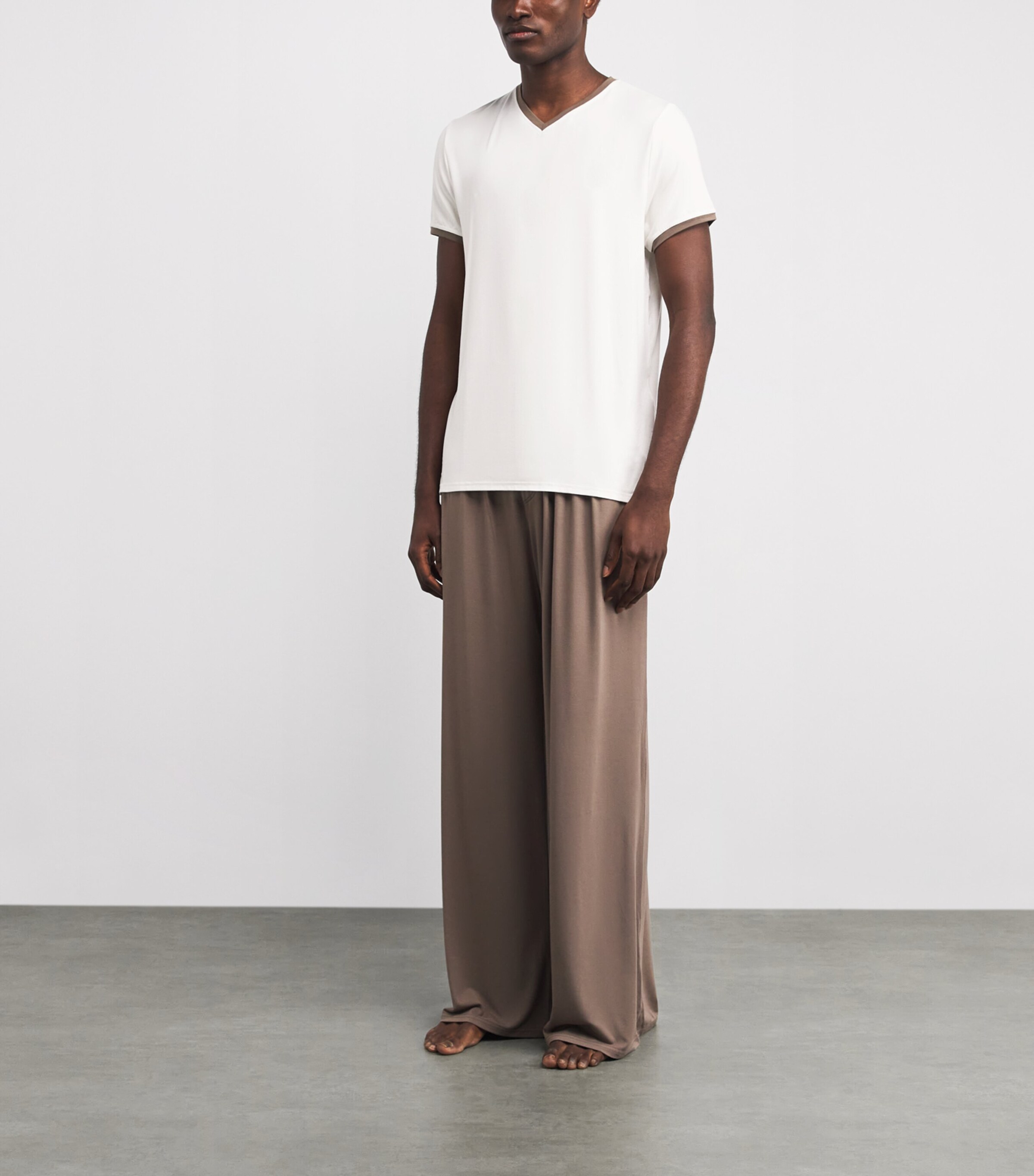 Contrast Trim V-Neck Lounge T-Shirt CALU CALICO/ UMBER Image 2