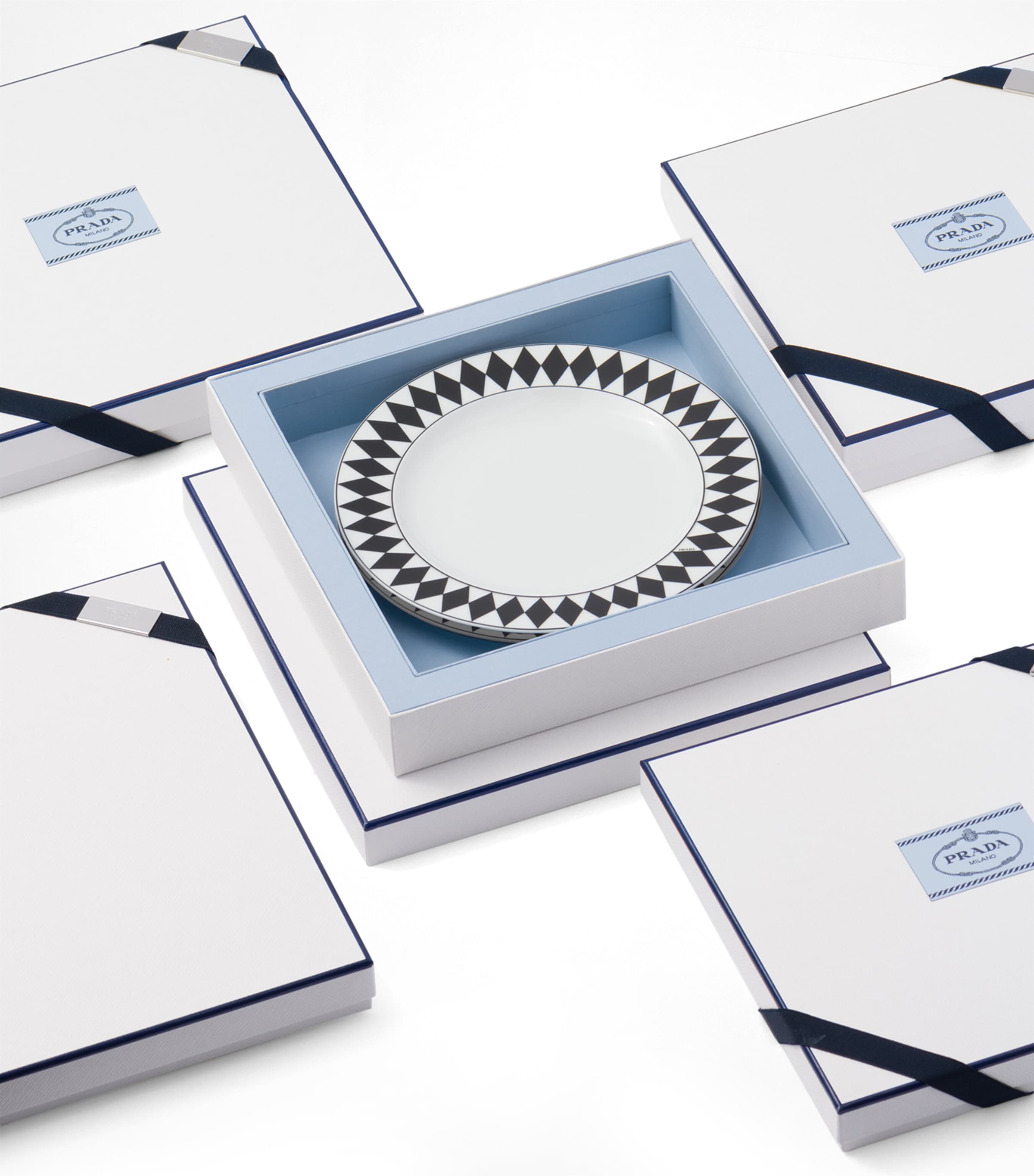 Set of 2 Chequerboard Dinner Plates (25cm) F0E5W Image 4