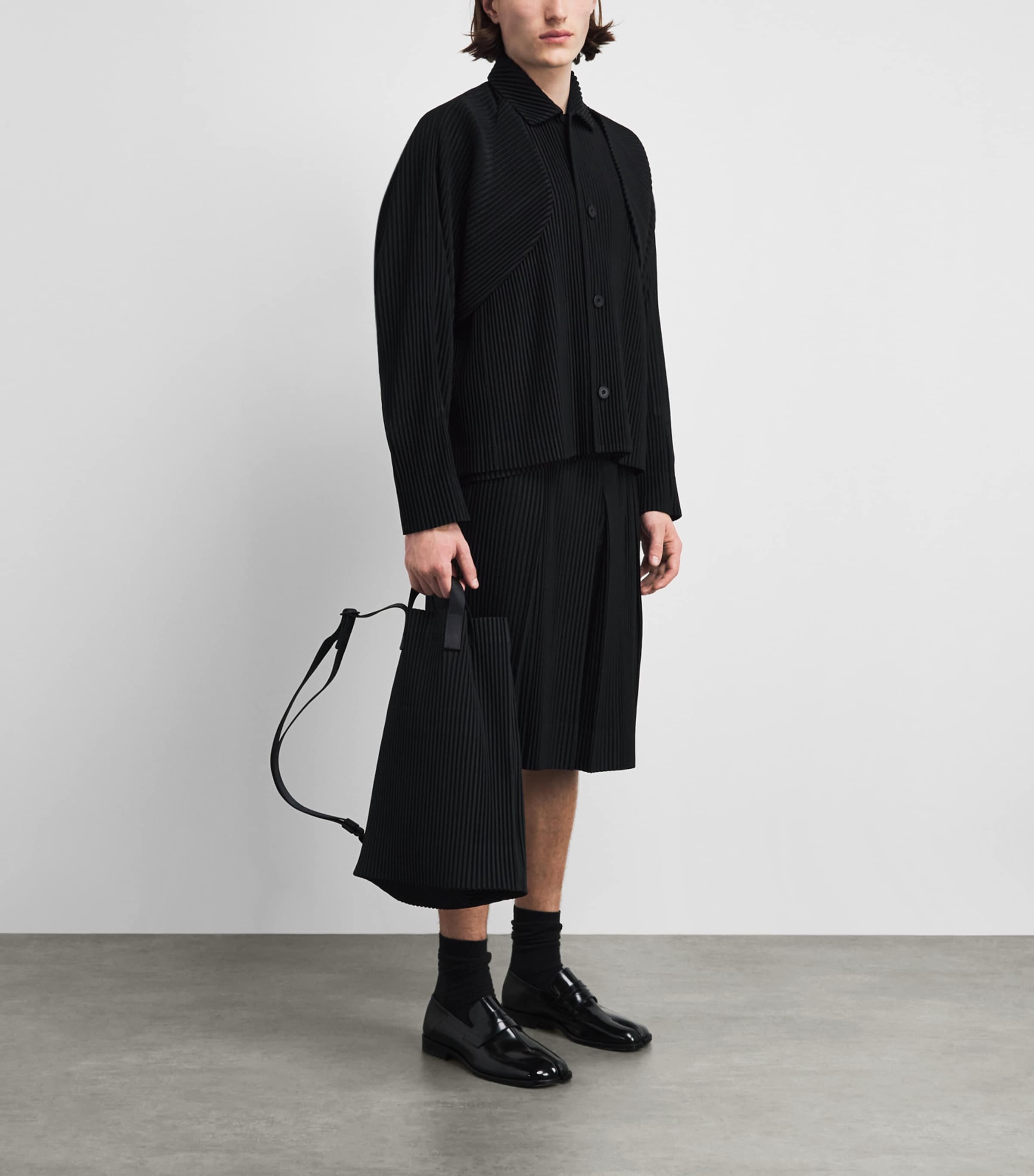 Homme Plissé Issey Miyake Mens Tailored Pleats Shorts Black Image 2
