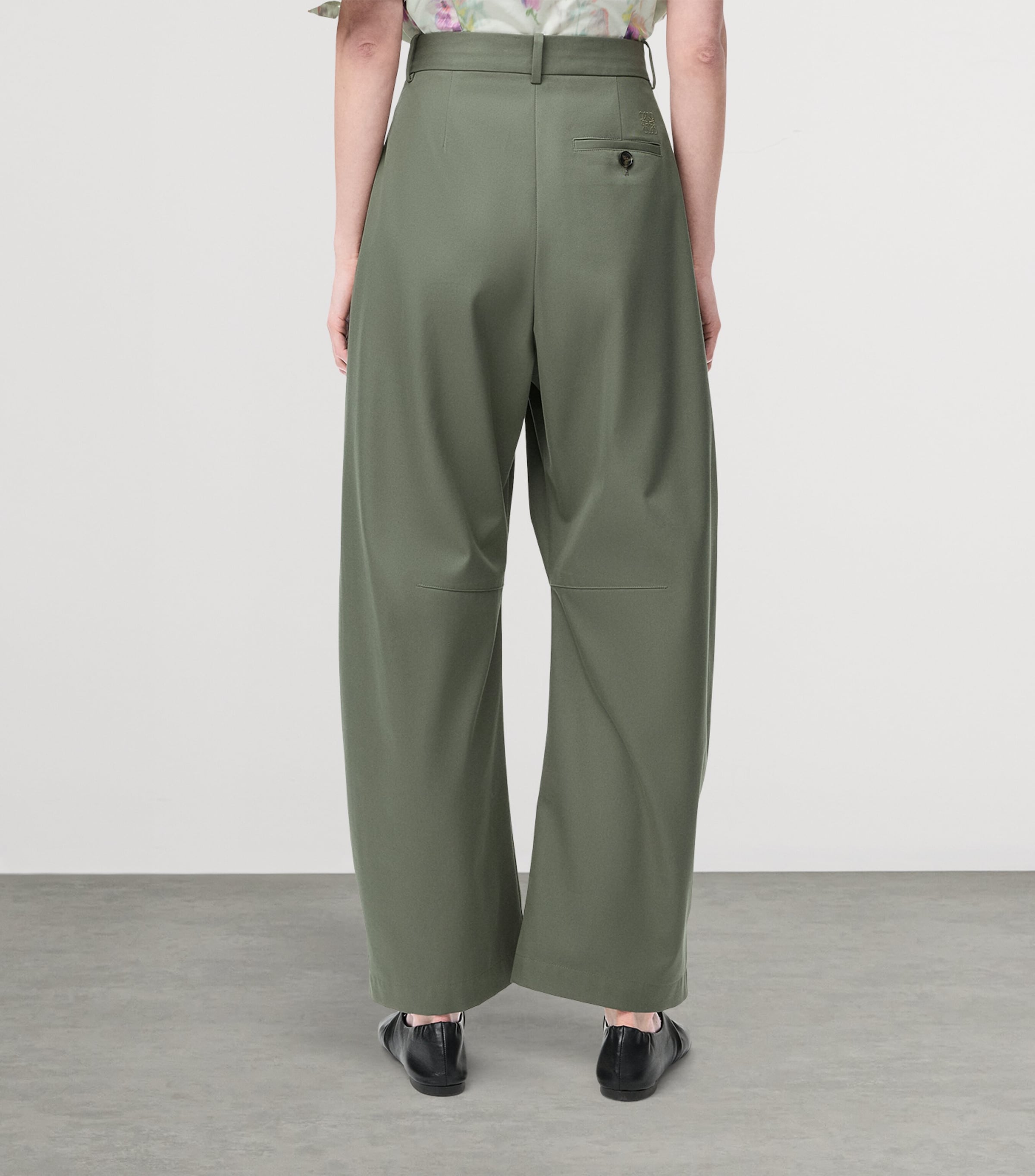 パンツ LOEWE BARREL COTTON AND SILK TROUSERS Barrel trousers in cotton and silk Black - LOEWE