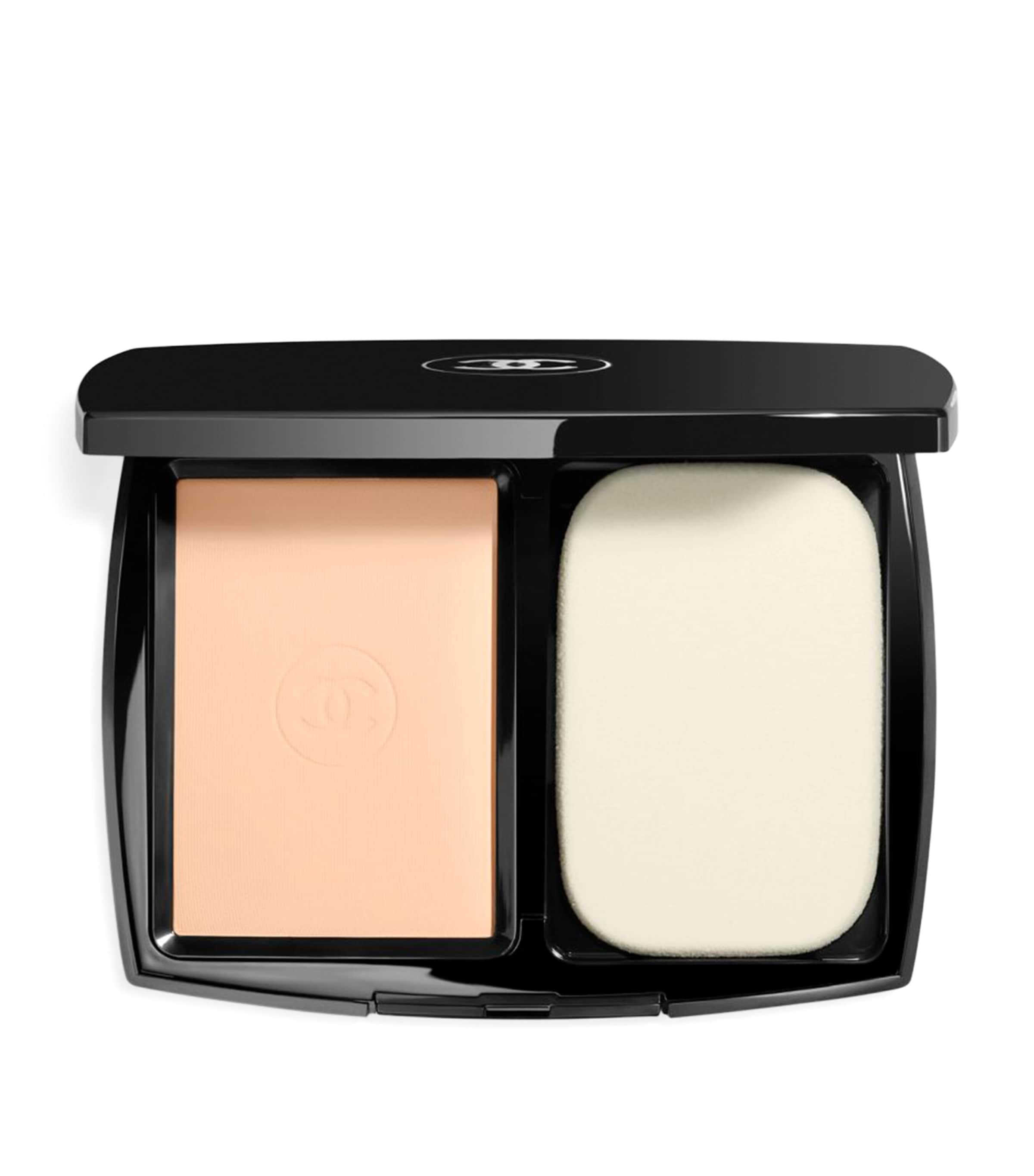 Chanel Ultra La Teint Compact Foundation In Neutral