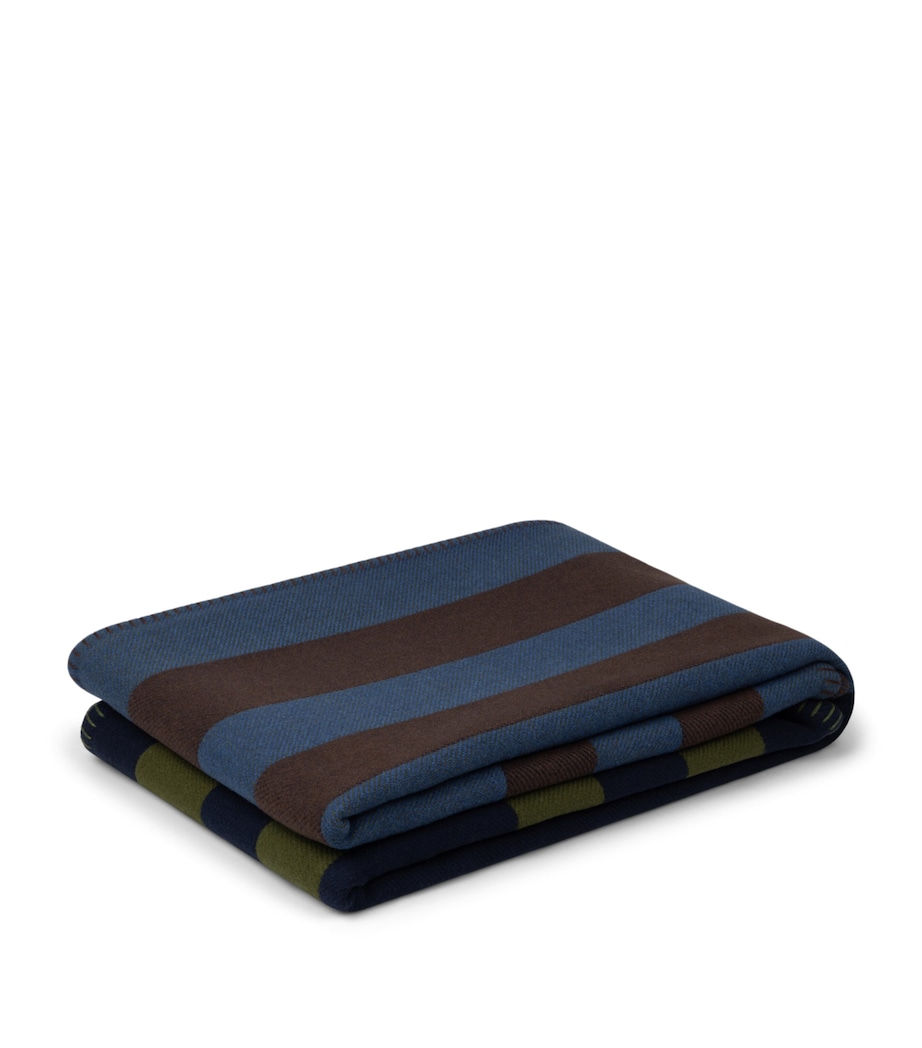 Begg x Co Lambswool-Cashmere Vivian Envelope Blanket (140cm x 180cm) Denim Green Image 3