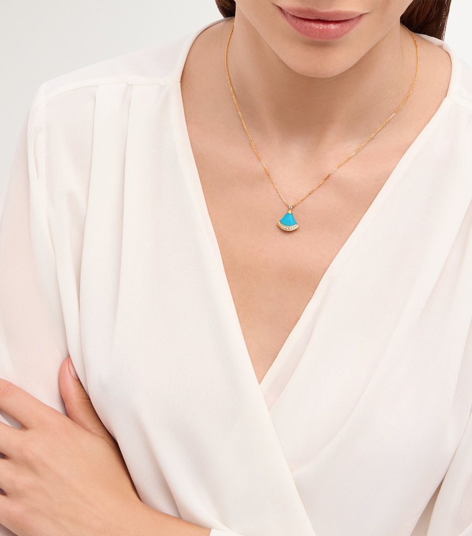 Bvlgari Rose Gold, Diamond and Turquoise Divas’ Dream Necklace Yellow Gold Image 2