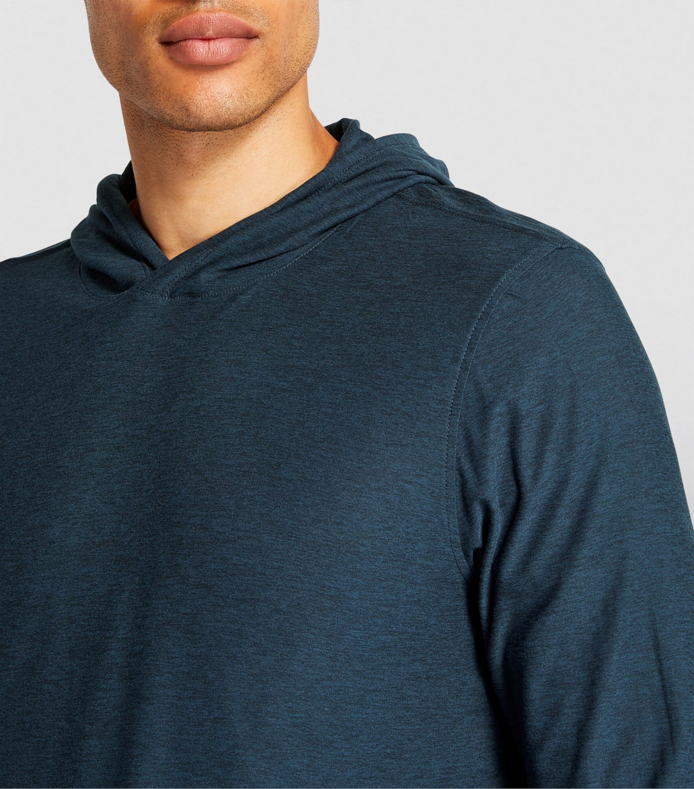VUORI Mens Strato Tech Hoodie Hnv/navy Heather Image 6