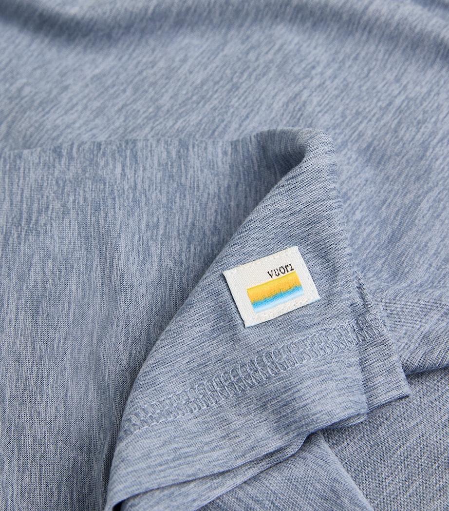 VUORI Mens Strato Tech Long-Sleeve T-Shirt Chambray Heather Image 5